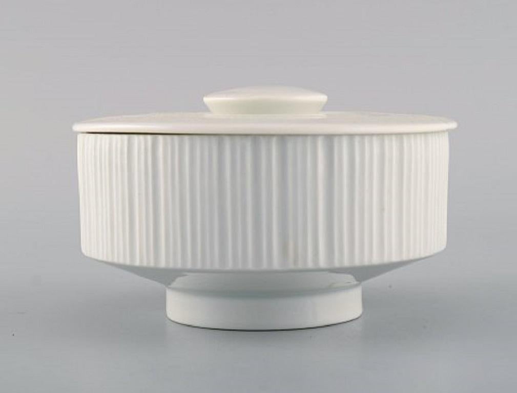 20ième siècle Cinq tasses à moka noire en porcelaine Tapio Wirkkala pour Rosenthal en vente