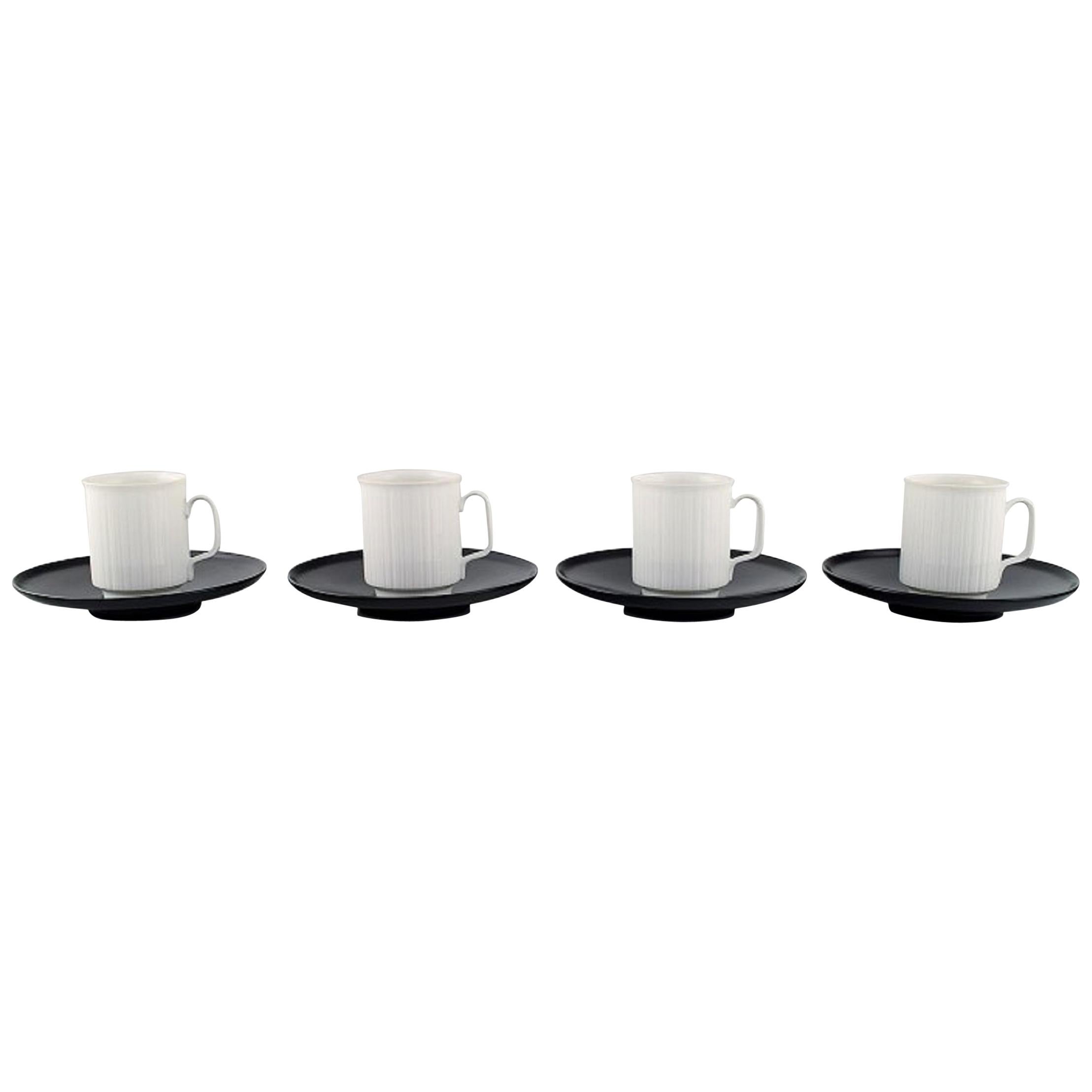 Quatre tasses à moka en porcelaine Noire avec soucoupes de Tapio Wirkkala pour Rosenthal en vente