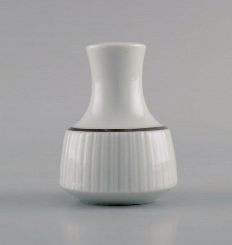 Tapio Wirkkala for Rosenthal, Rare Modulation Salt Shaker and Dish in Porcelain In Excellent Condition For Sale In Copenhagen, DK
