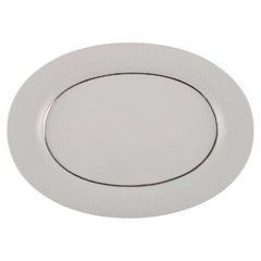 Tapio Wirkkala para Rosenthal, Rara fuente modulada de porcelana estriada