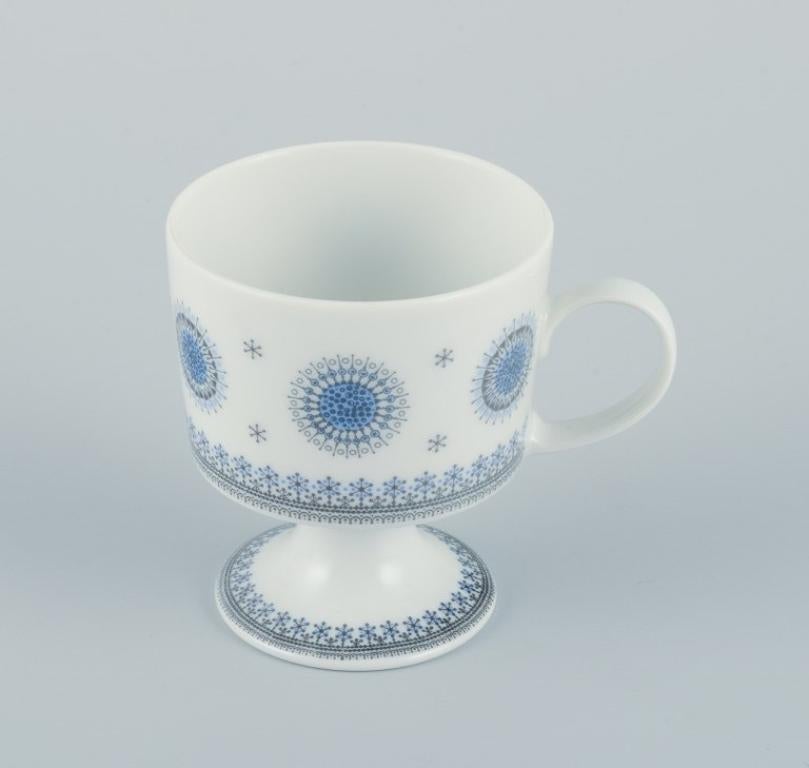 Tapio Wirkkala for Rosenthal Studio-line. Set of five demitasse cups and saucers In Excellent Condition For Sale In Copenhagen, DK