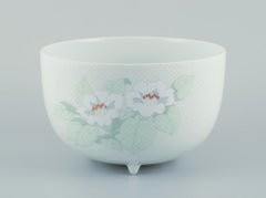Tapio Wirkkala for Rosenthal Studio-linie. Porcelain bowl with a flower motif.