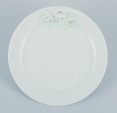 Tapio Wirkkala for Rosenthal Studio-linie. Six dinner plates with flower motif.