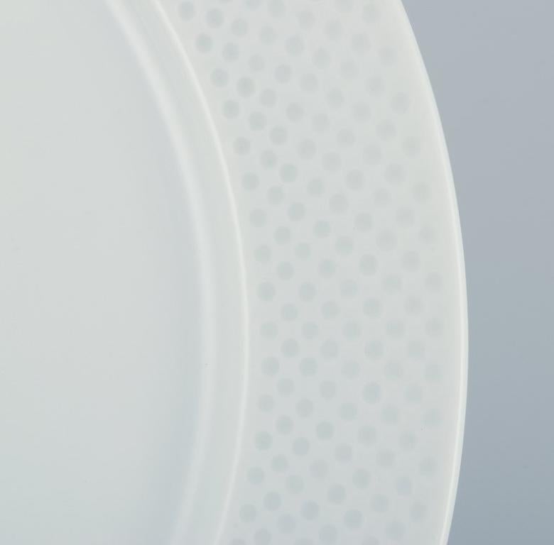 Tapio Wirkkala for Rosenthal Studio-linie. Six plates with flower motif. In Excellent Condition For Sale In Copenhagen, DK