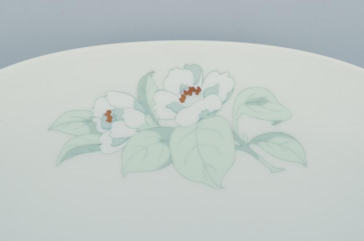 Tapio Wirkkala for Rosenthal Studio-linie. Two oval dishes with a flower motif. For Sale 1