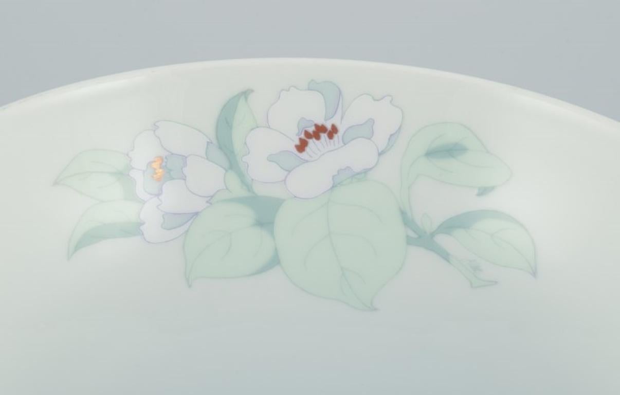 Contemporary Tapio Wirkkala for Rosenthal Studio-linie. Two porcelain bowls with flower motif For Sale