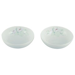 Tapio Wirkkala pour Rosenthal Studio-linie. Deux bols en porcelaine à motifs floraux