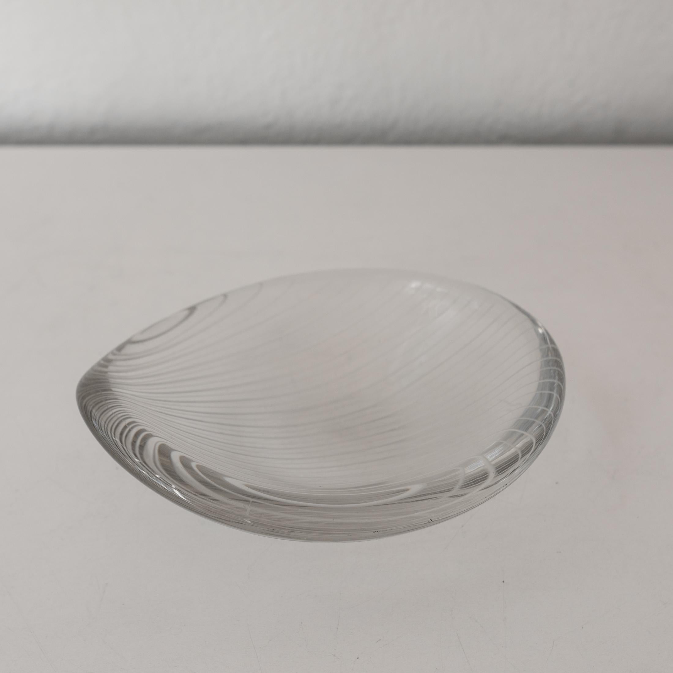 Tapio Wirkkala Glass Leaf Bowl Signed In Good Condition For Sale In San Diego, CA