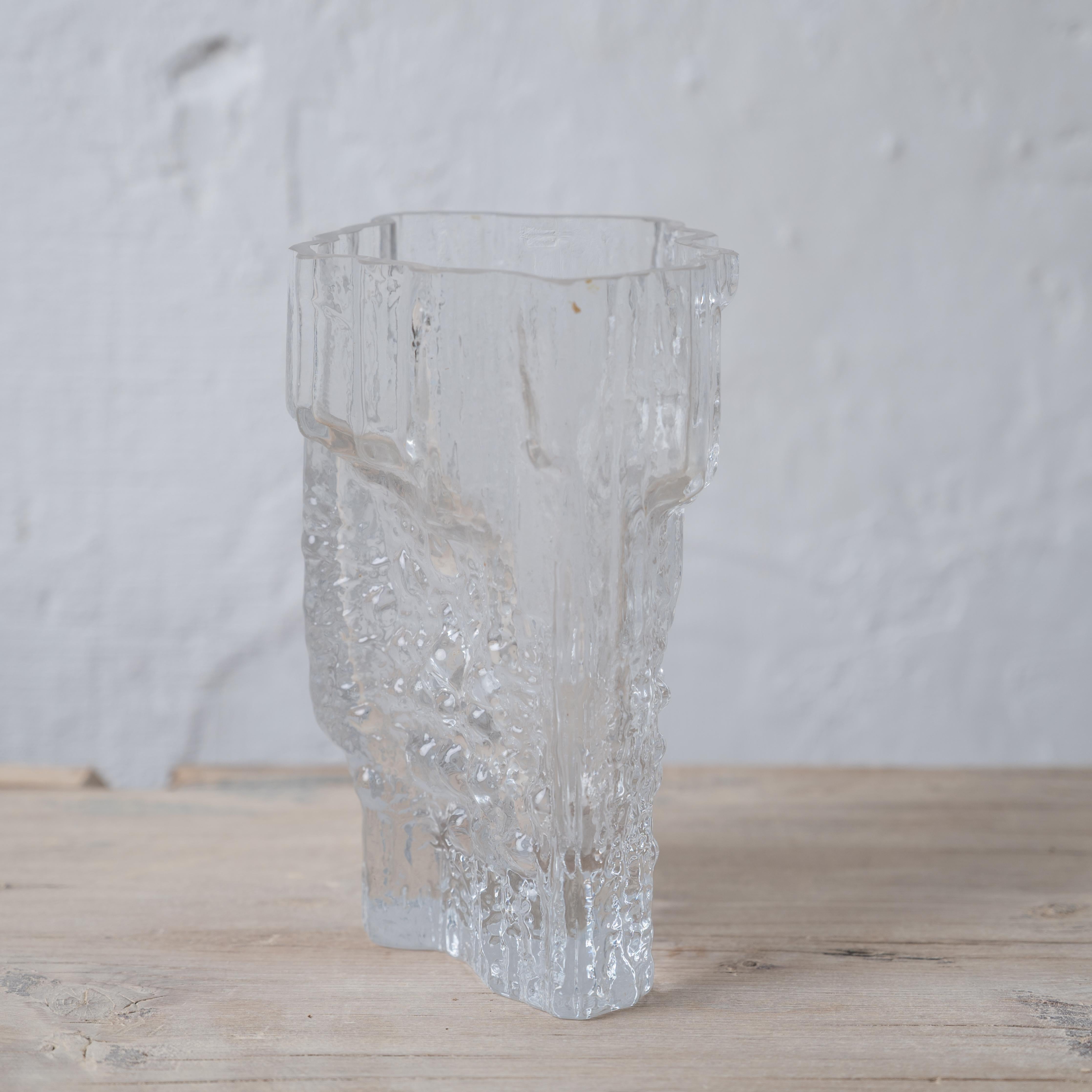 Tapio Wirkkala Glass Vase, Finland, 1970s In Fair Condition For Sale In Savannah, GA