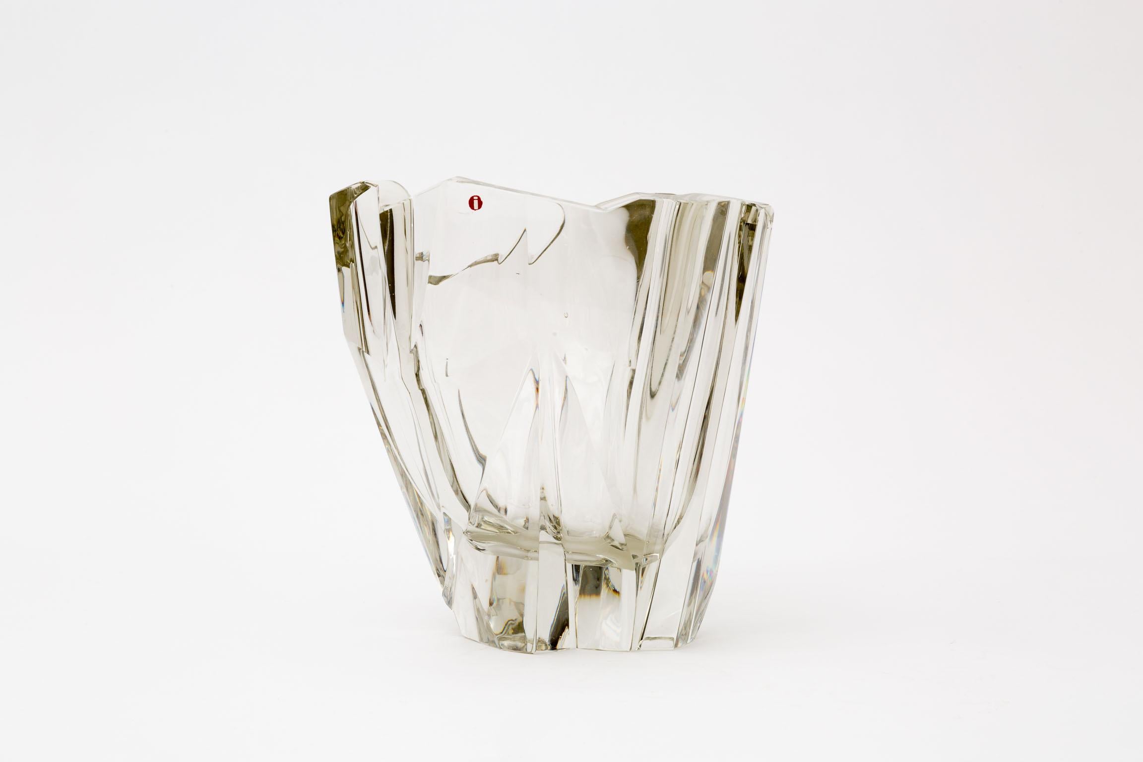 Crystal vase model 3825 “Iceberg” (original Finnish name “Jäävuori”) in production of Iittala Oy (Finland) 1951-1969, designed by Tapio Wirkkala, (1915-1985). Engraved signature in the bottom. Manufacturer's label.