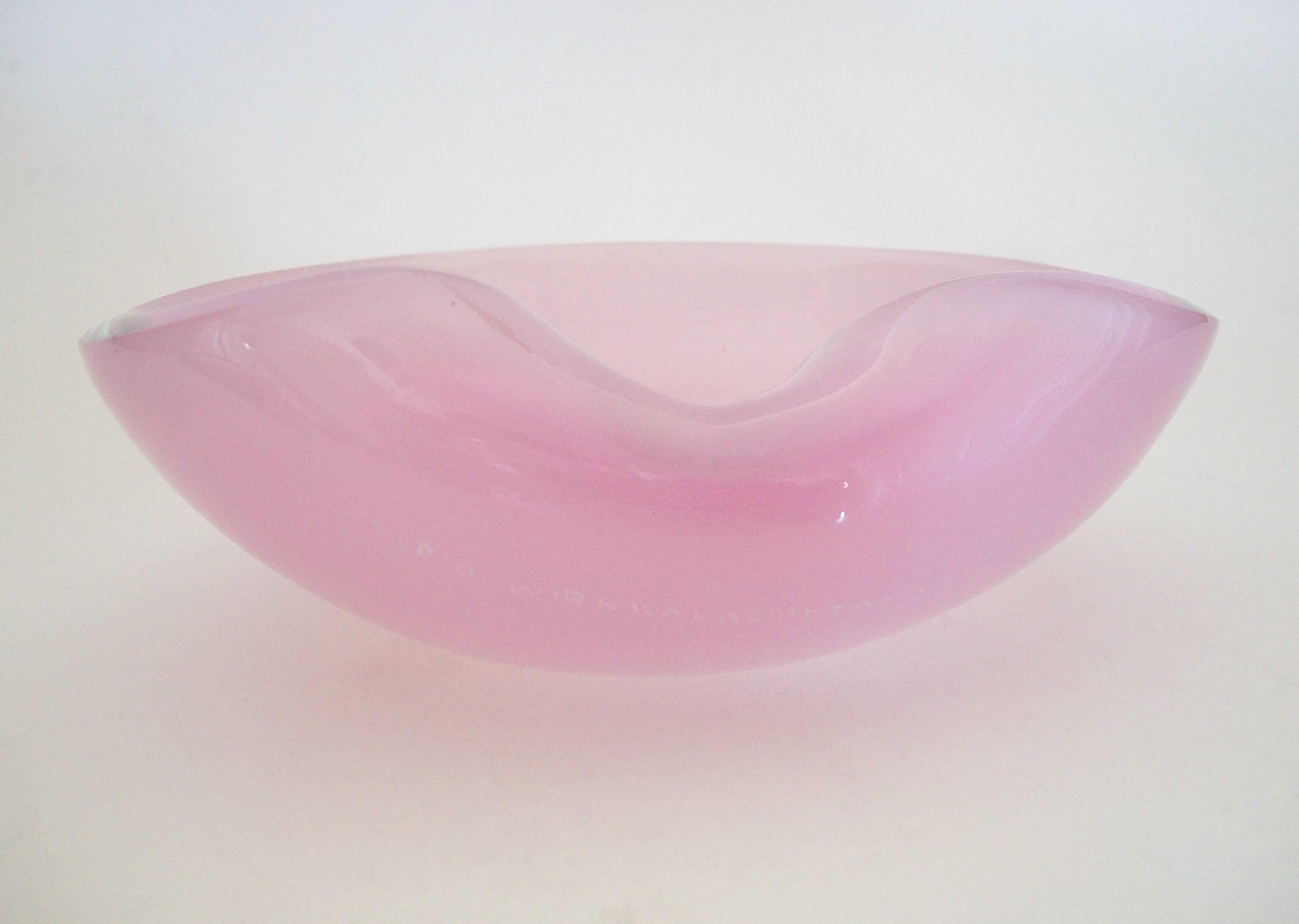 Art Glass Tapio Wirkkala, Iittala, Pink Crystal Bowl No. 3317, Finland, circa 1948-1959 For Sale