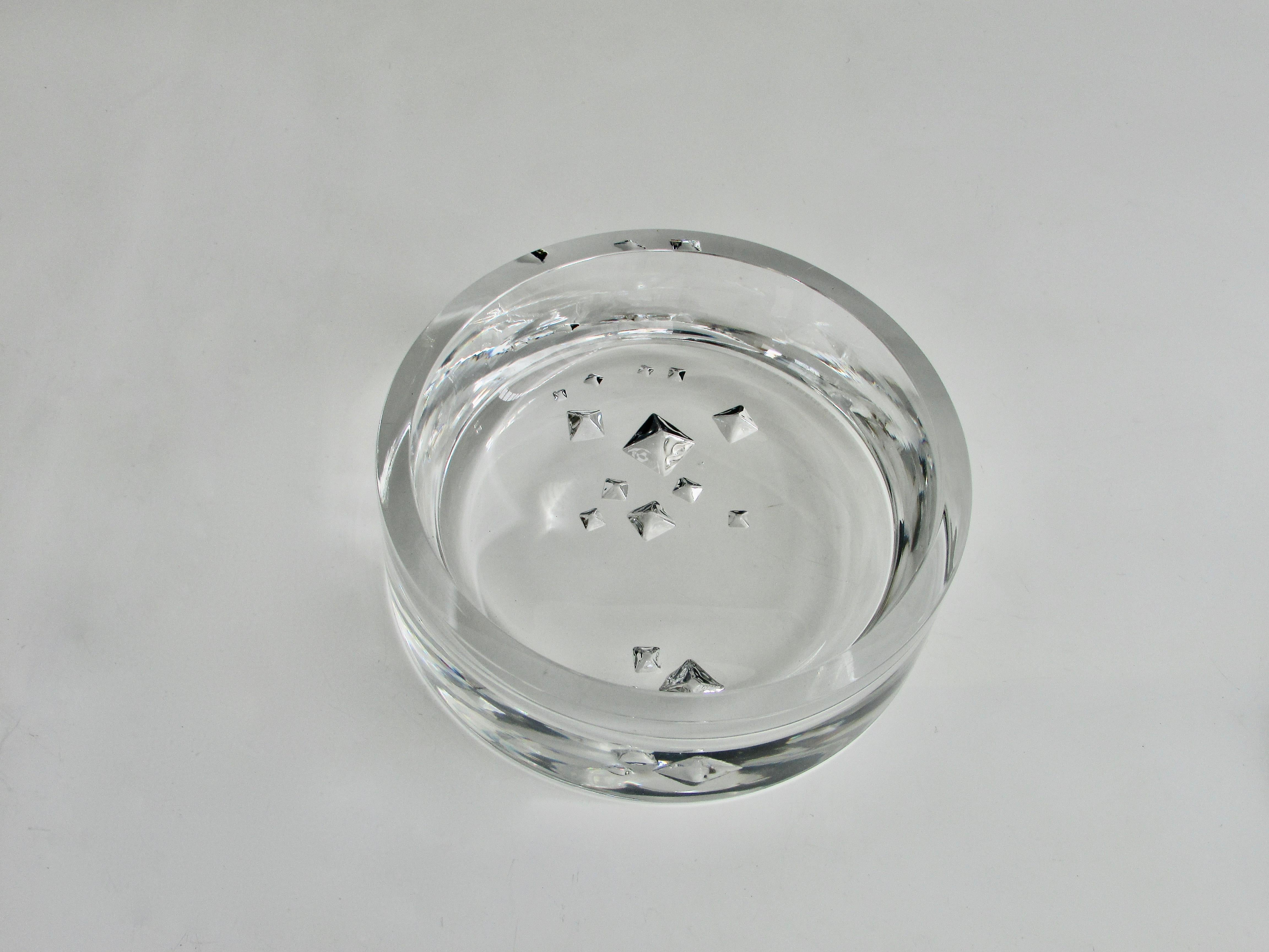 Mid-Century Modern Tapio Wirkkala Lead Crystal Glass Bowl with Incised Geometric Design For Sale