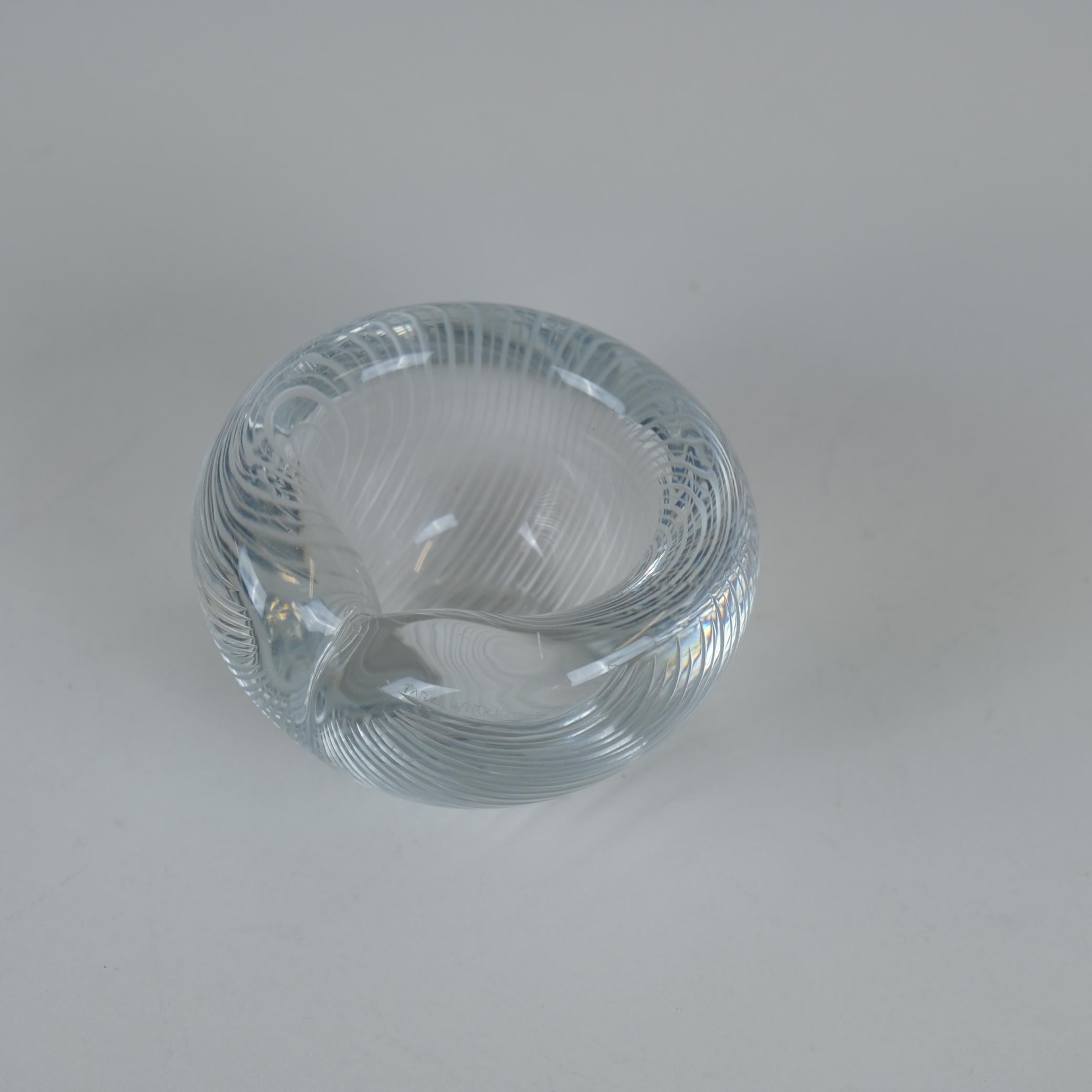 Tapio Wirkkala Vase mit Liniengravur Modell 3327, Iittala 1950er Jahre Finnland im Zustand „Gut“ im Angebot in Helsinki, FI