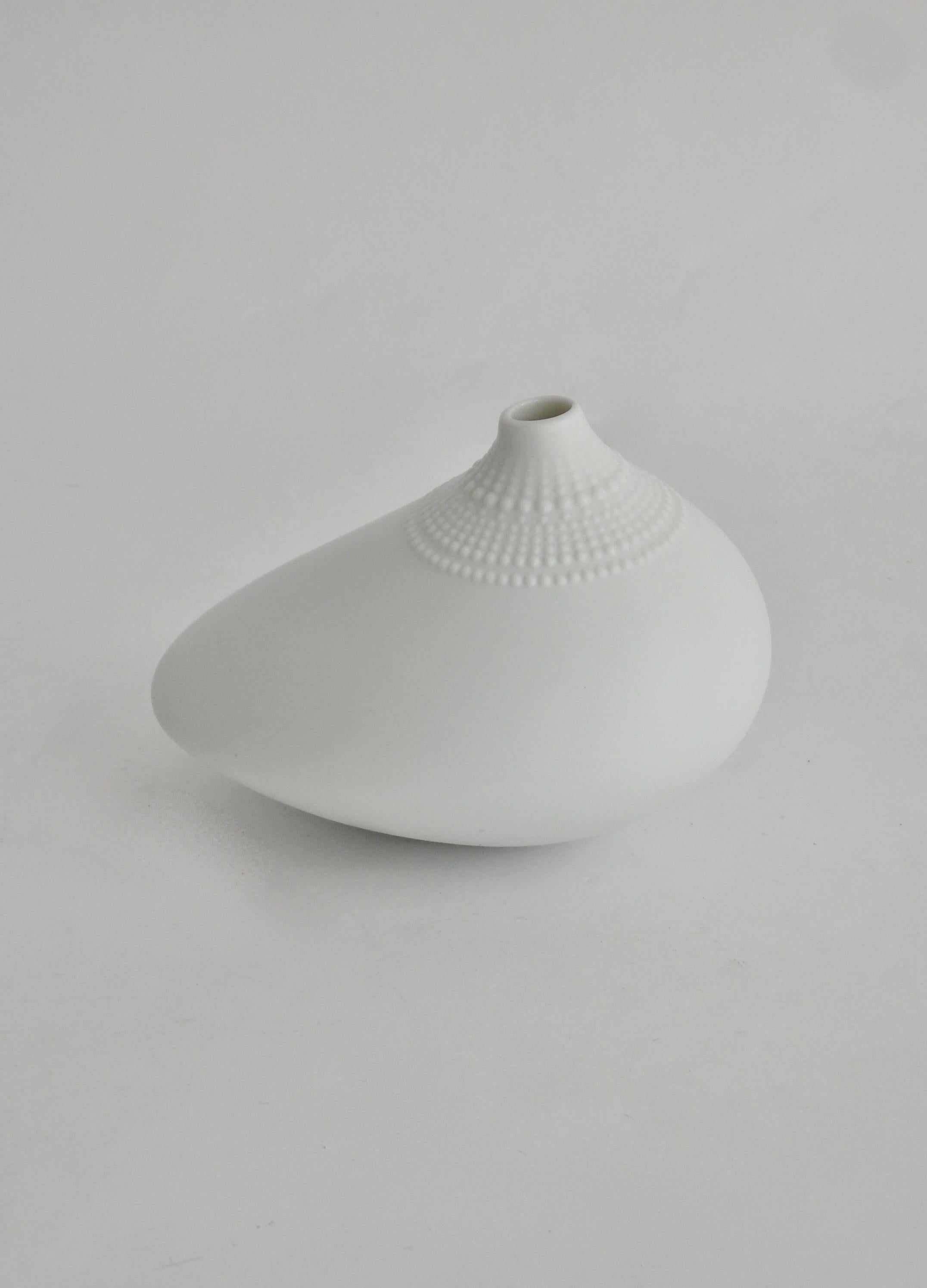 Mid-Century Modern Tapio Wirkkala Matte White Porcelain Pollo Vase for Rosenthal Studio Line