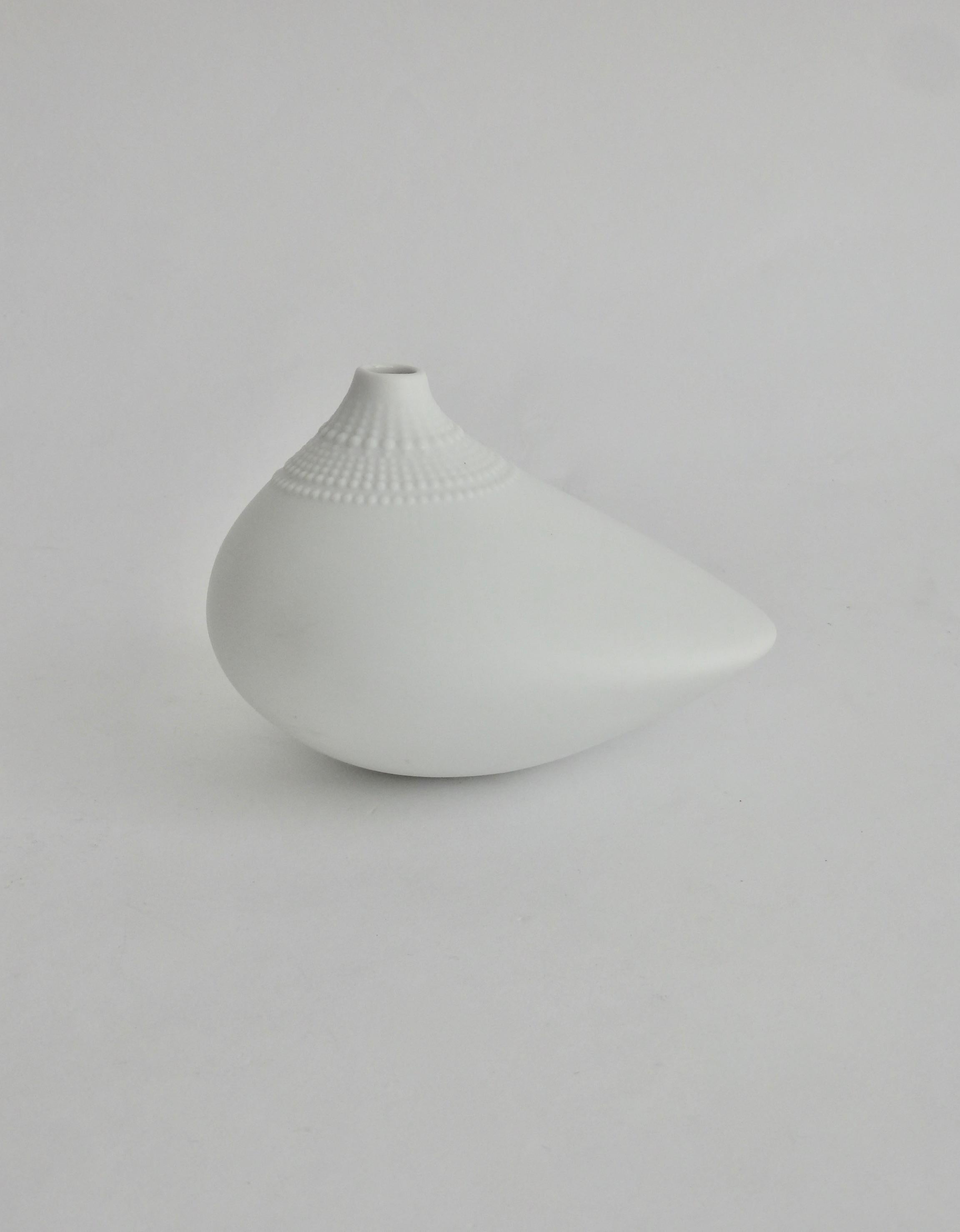 German Tapio Wirkkala Matte White Porcelain Pollo Vase for Rosenthal Studio Line