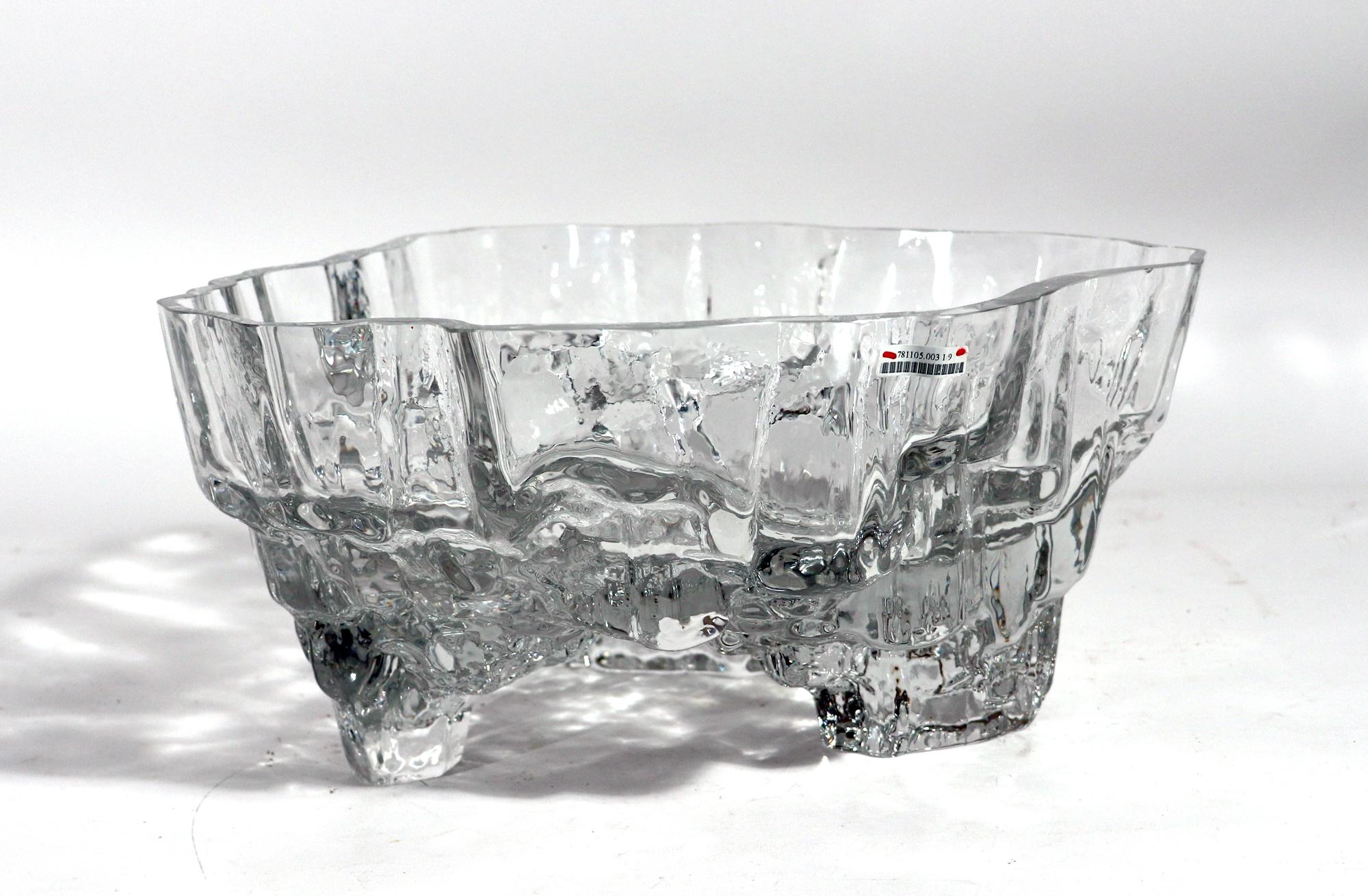 Tapio Wirkkala Mid-Century Glass Footed Bowl, Inari Pattern In Good Condition For Sale In Downingtown, PA