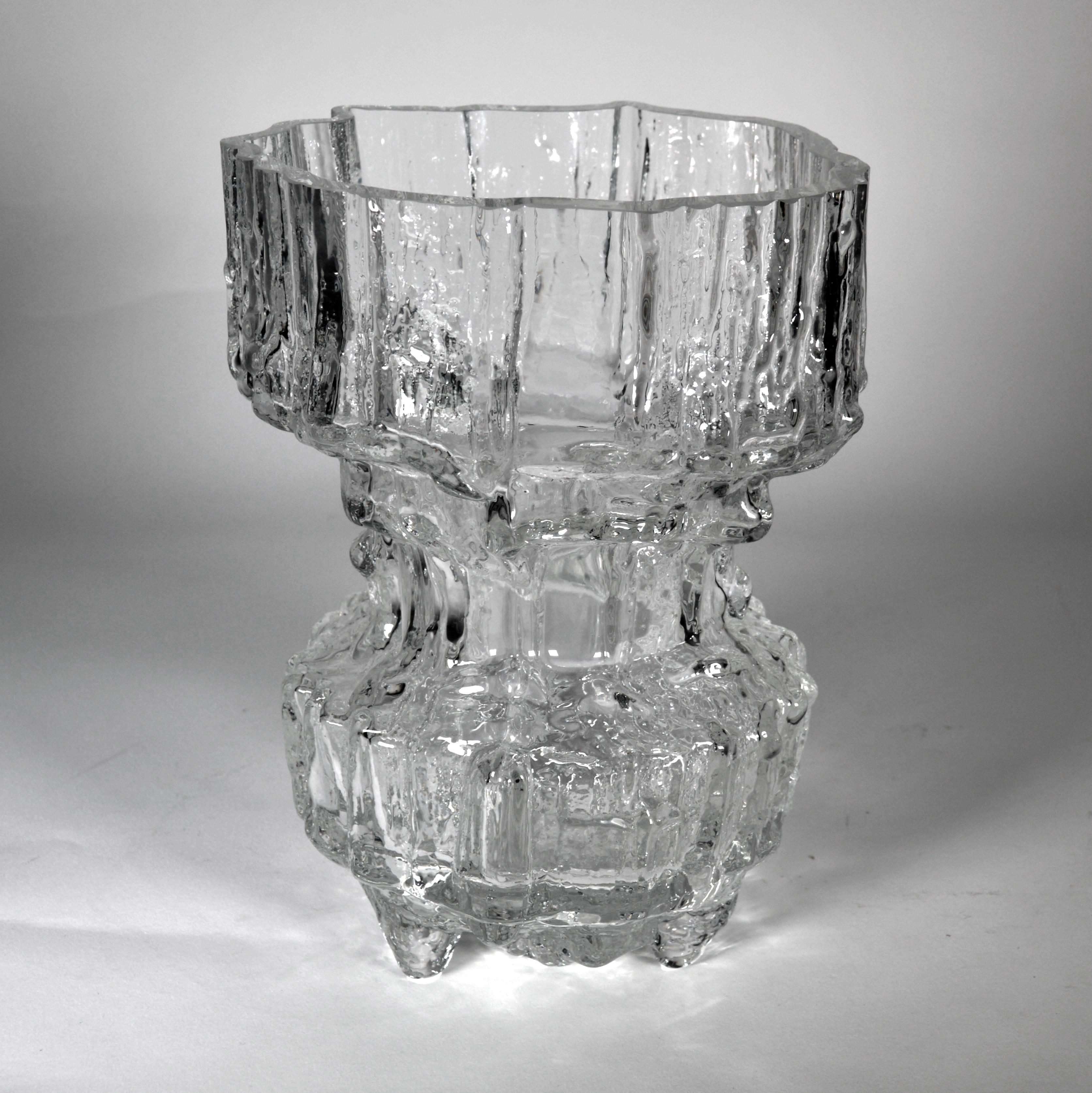 Tapio Wirkkala Mid-Century Modernist "Gerania" Glass Vase, Model Number  3431 For Sale at 1stDibs