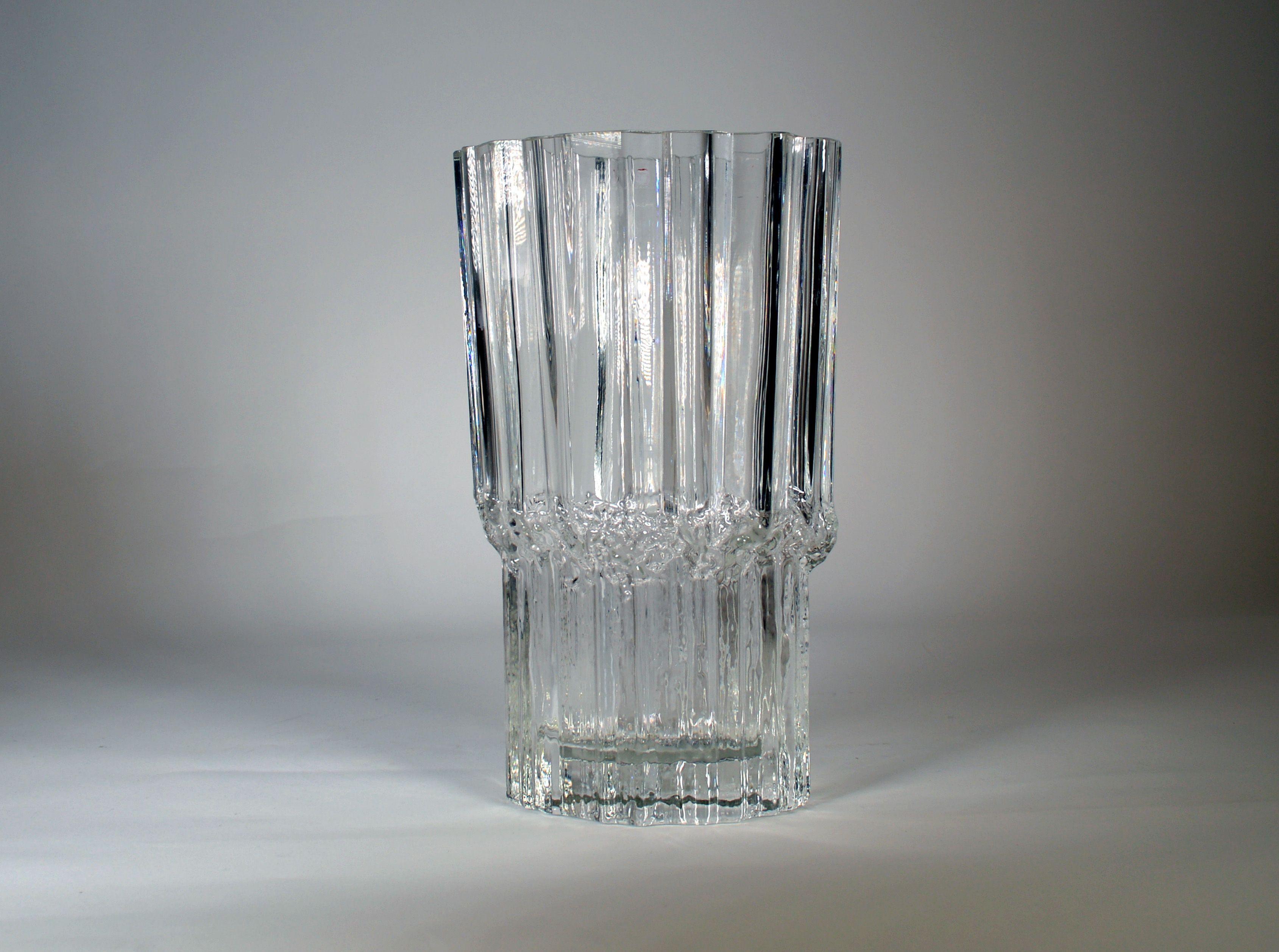 Mid-Century Modern Vase en verre d'art « Pallas » de Tapio Wirkkala, moderniste du milieu du siècle dernier en vente