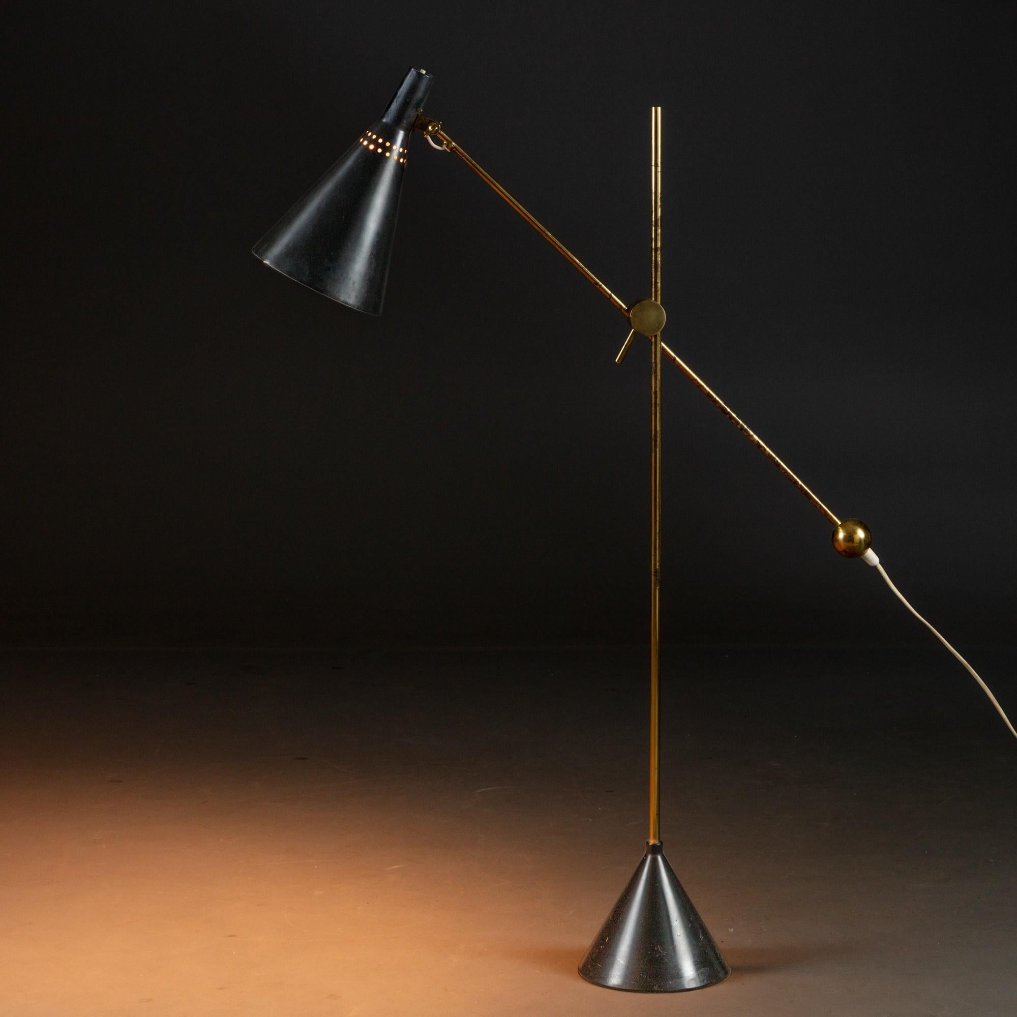 Scandinavian Modern Tapio Wirkkala Model K10-11 Floor / Table Lamp, Made by Idman, Finland, 1950s For Sale