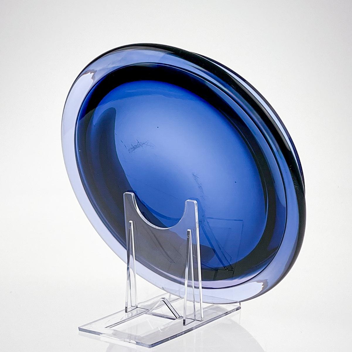 Tapio Wirkkala, Neosin Glass Art-Object / Dish, Model 3320, Iittala, circa 1967 4