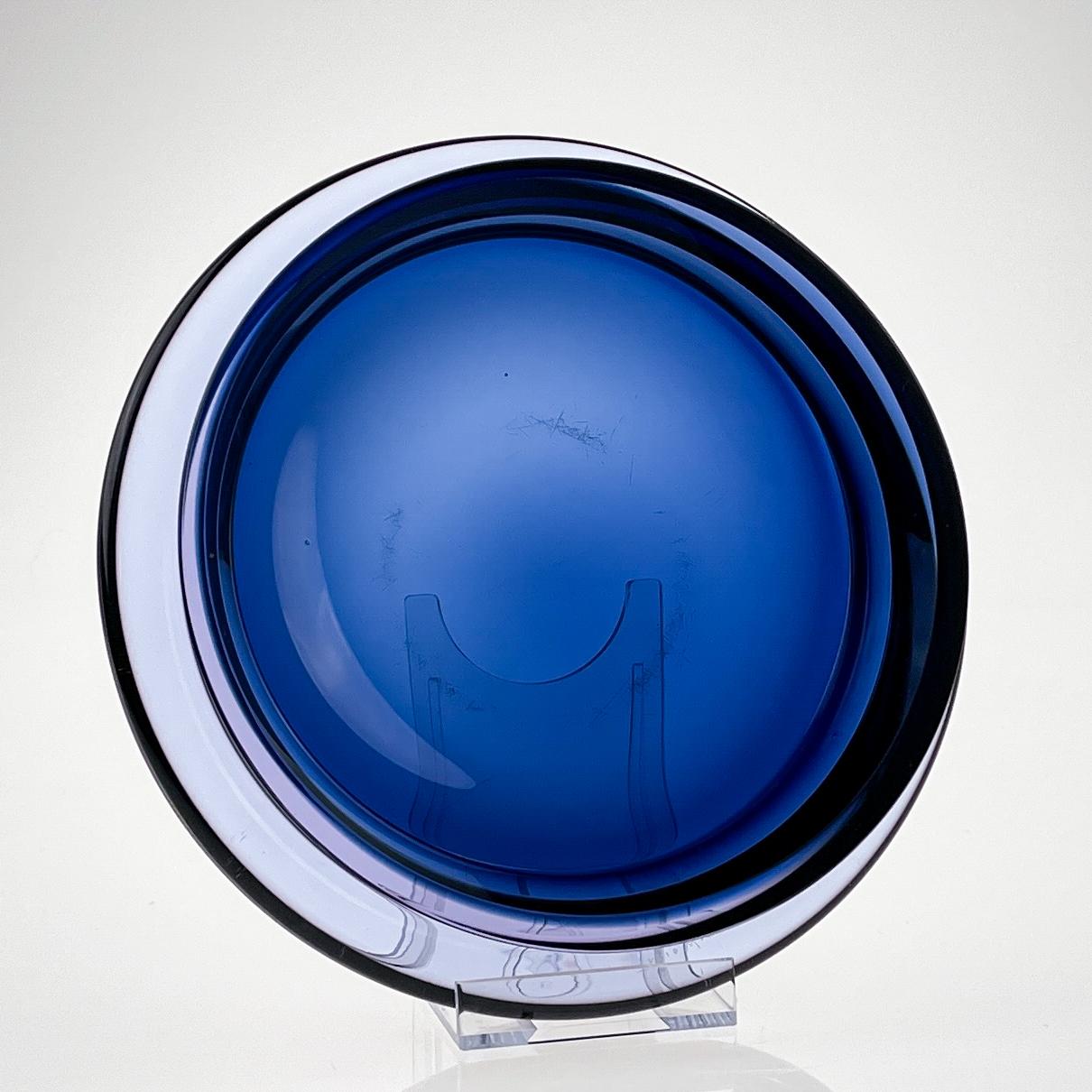 Tapio Wirkkala, Neosin Glass Art-Object / Dish, Model 3320, Iittala, circa 1967 9