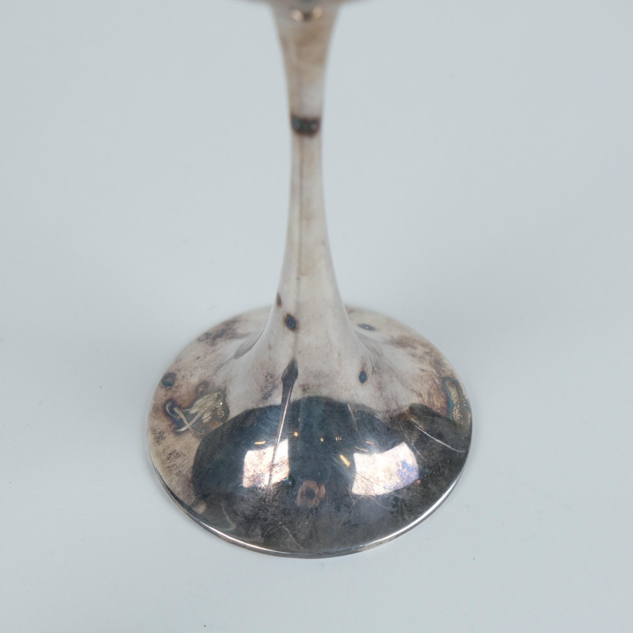 Finlandais Paire de bougeoirs trompette Tapio Wirkkala en argent, Kultakeskus Oy 1980 en vente