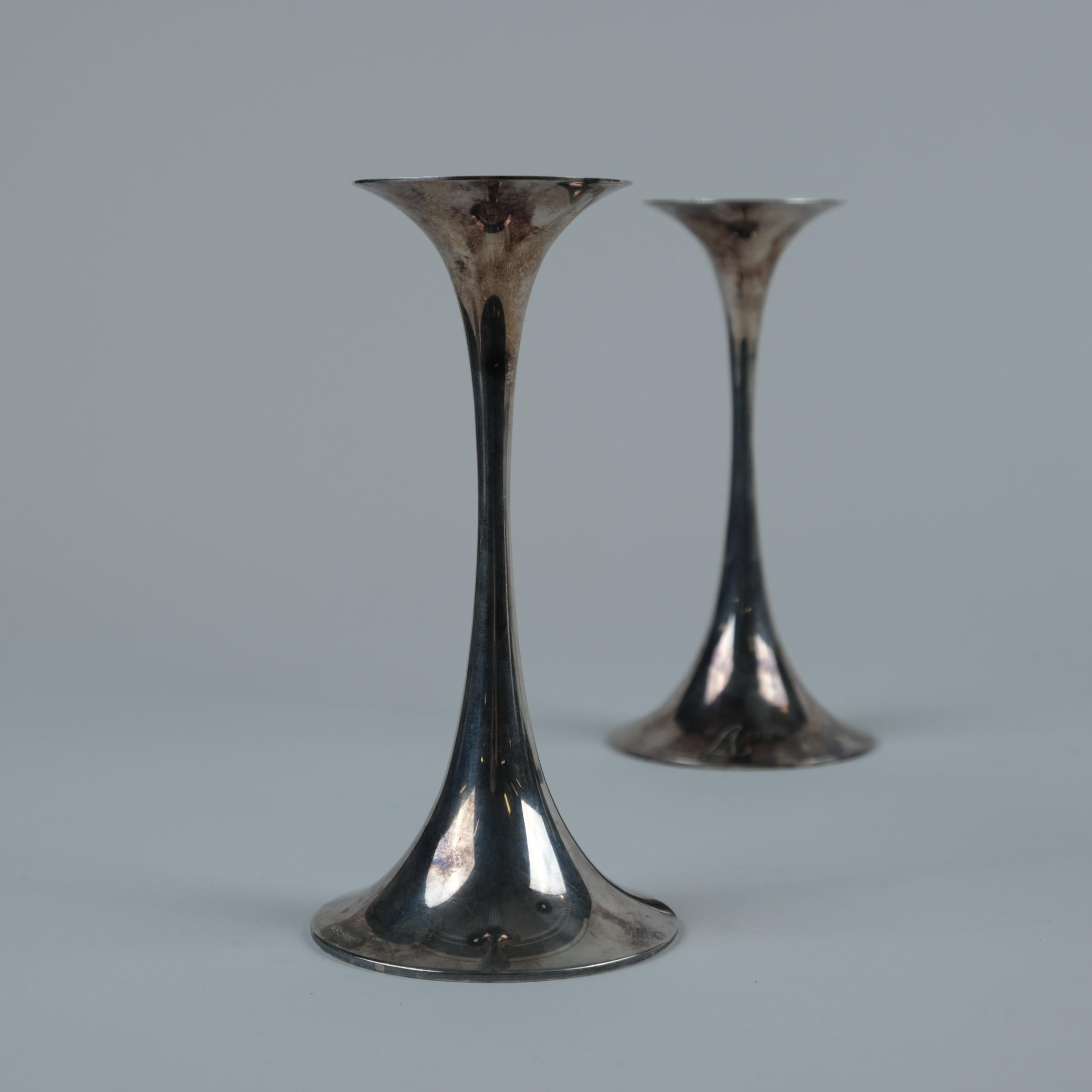 Paire de bougeoirs trompette Tapio Wirkkala en argent, Kultakeskus Oy 1980 Bon état - En vente à Helsinki, FI