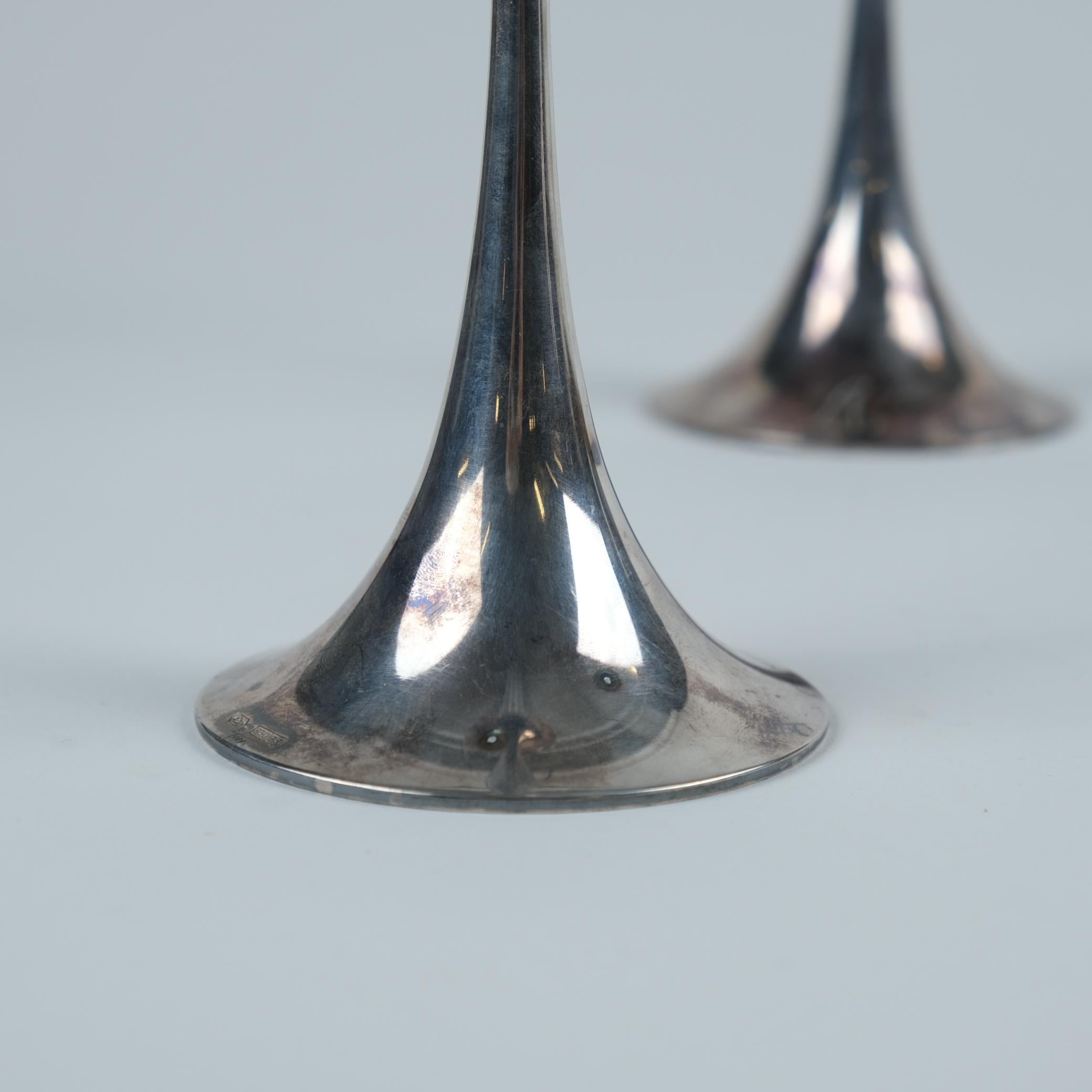 Fin du 20e siècle Paire de bougeoirs trompette Tapio Wirkkala en argent, Kultakeskus Oy 1980 en vente