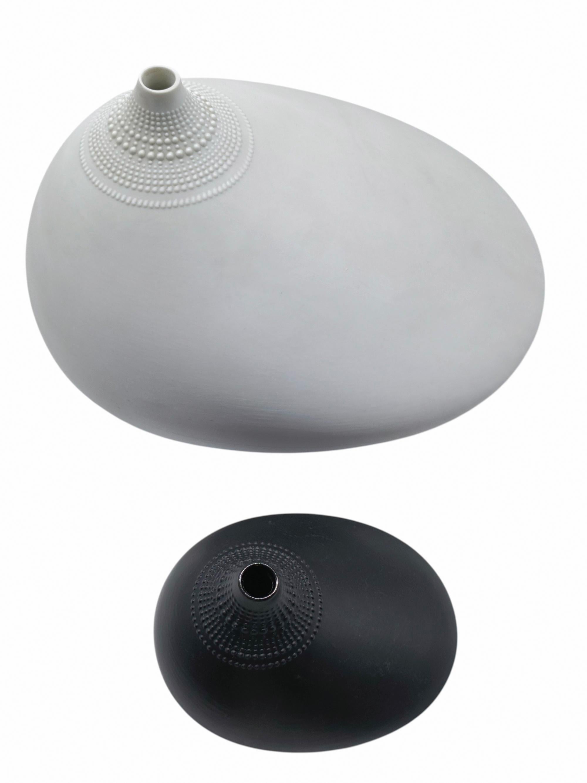 Tapio Wirkkala para Rosenthal Studio Line Jarrones de porcelana 'Pollo', 1970 Late 20th Century en venta