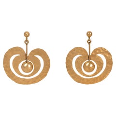 Boucles d'oreilles "Omena" ou Pomme en or jaune martelé Tapio Wirkkala