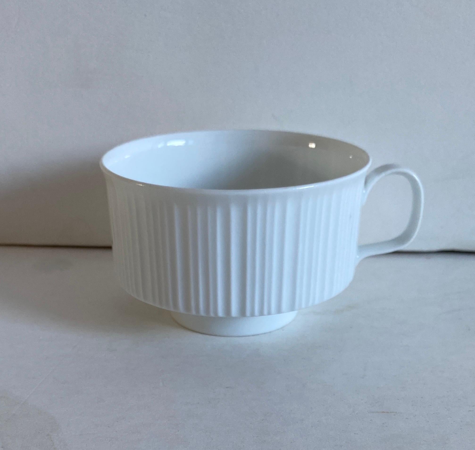 A set of 6 (six) Tapio Wirkkala Rosenthal Studio-line porcelain cups in the variations pattern.

Signed.

White porcelain with a ribbed design.

Dimensions: 2-1/4 inches H x 3-5/8 inches W.

 
