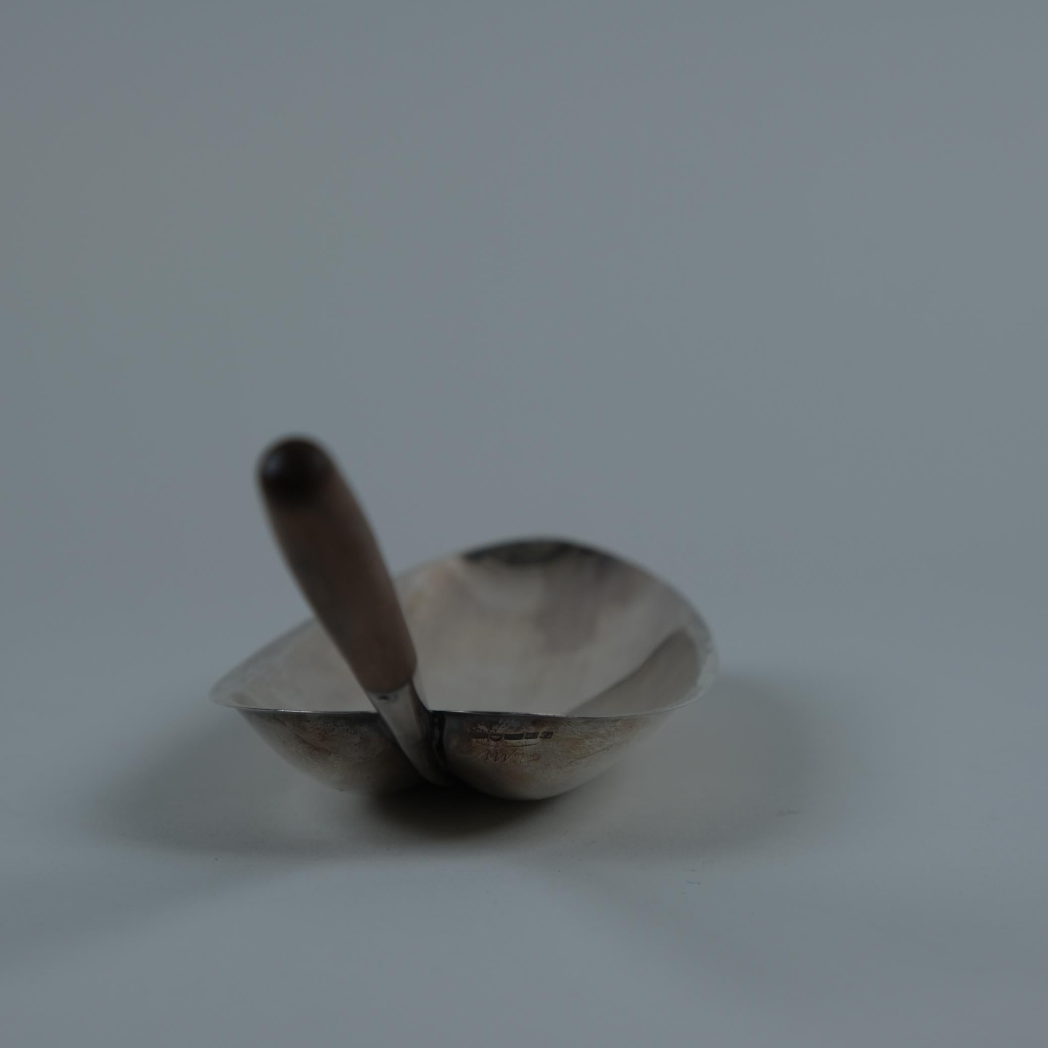 Argento Tapio Wirkkala, Ciotola in argento con manico in teak, TW-85, 1956 in vendita