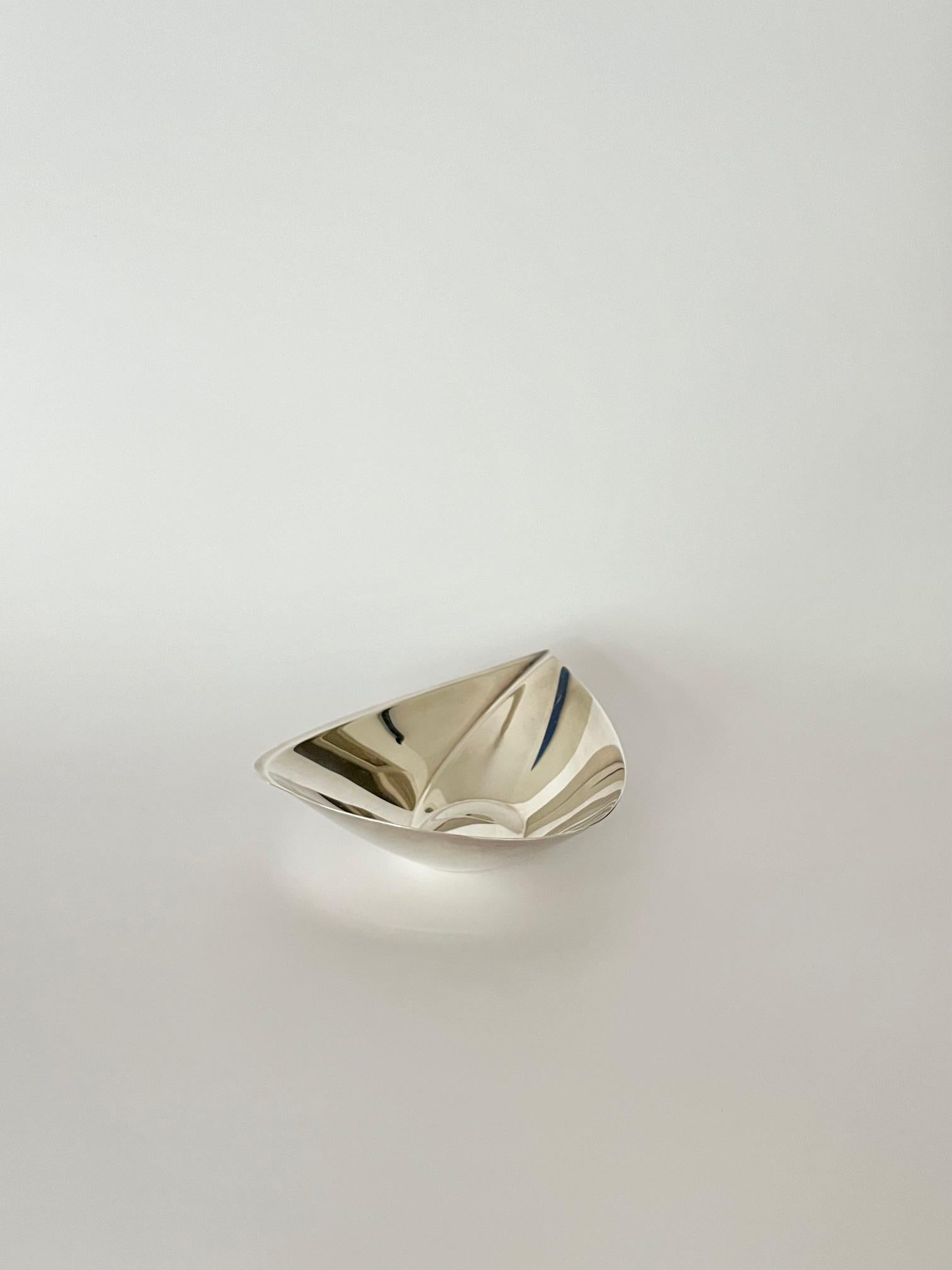 Finlandese Ciotola d'argento Tapio Wirkkala in vendita