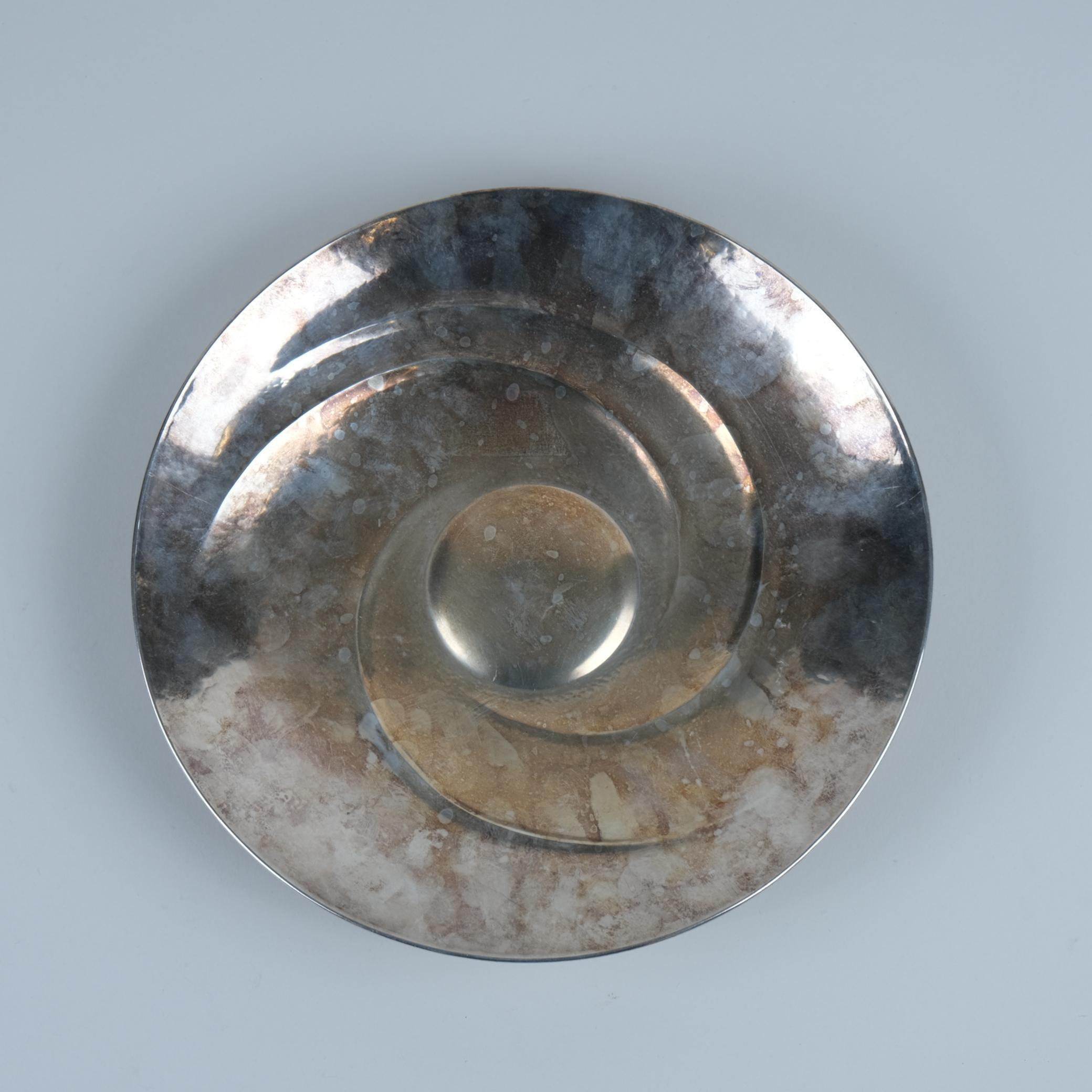 Scandinavo moderno Tapio Wirkkala Piatto d'argento a spirale modello 143, Kultakeskus Hämeenlinna, 1973 in vendita
