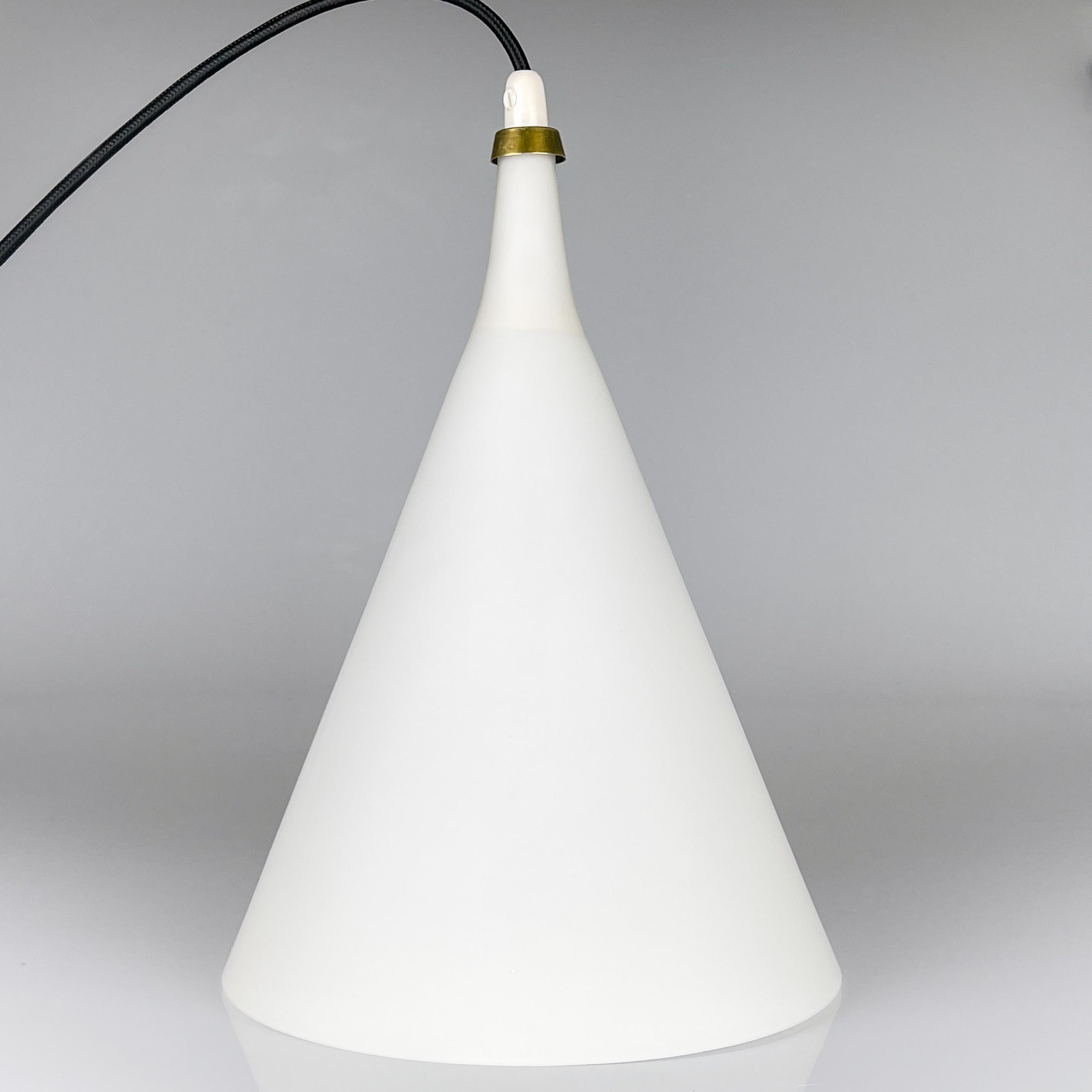 Mid-20th Century Scandinavian Modern Tapio Wirkkala Triennale pendant Light White Glass 1960s For Sale