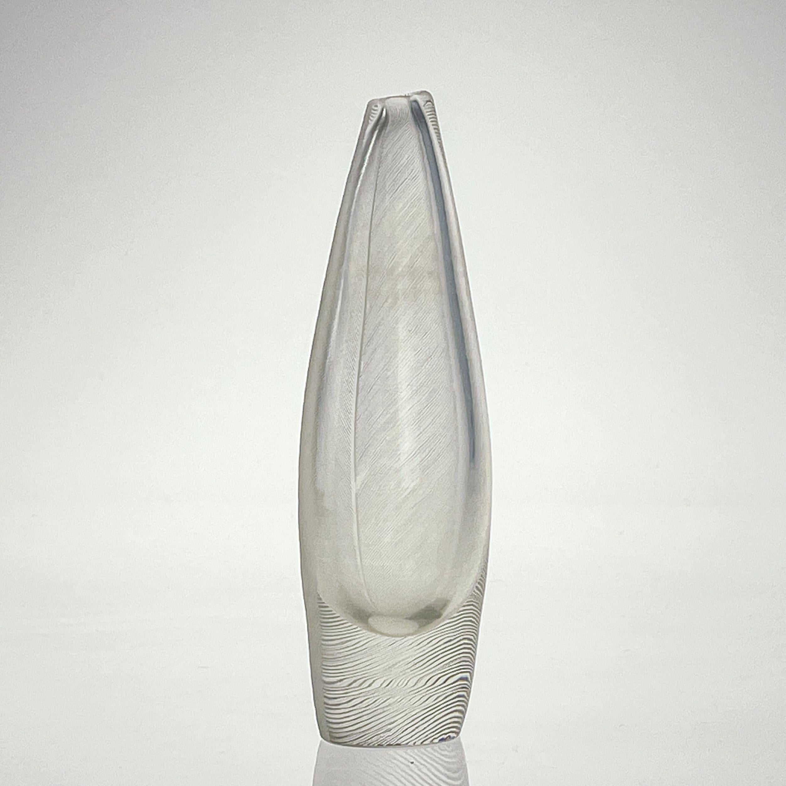 Scandinavian Modern Tapio Wirkkala Two Comb-Cut Crystal Art-Objects Vases 1957 8