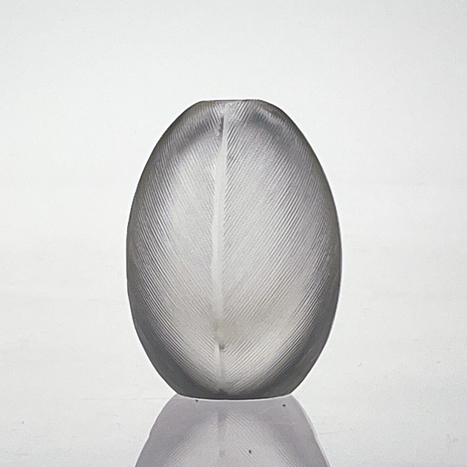 Mid-20th Century Scandinavian Modern Tapio Wirkkala Two Comb-Cut Crystal Art-Objects Vases 1957