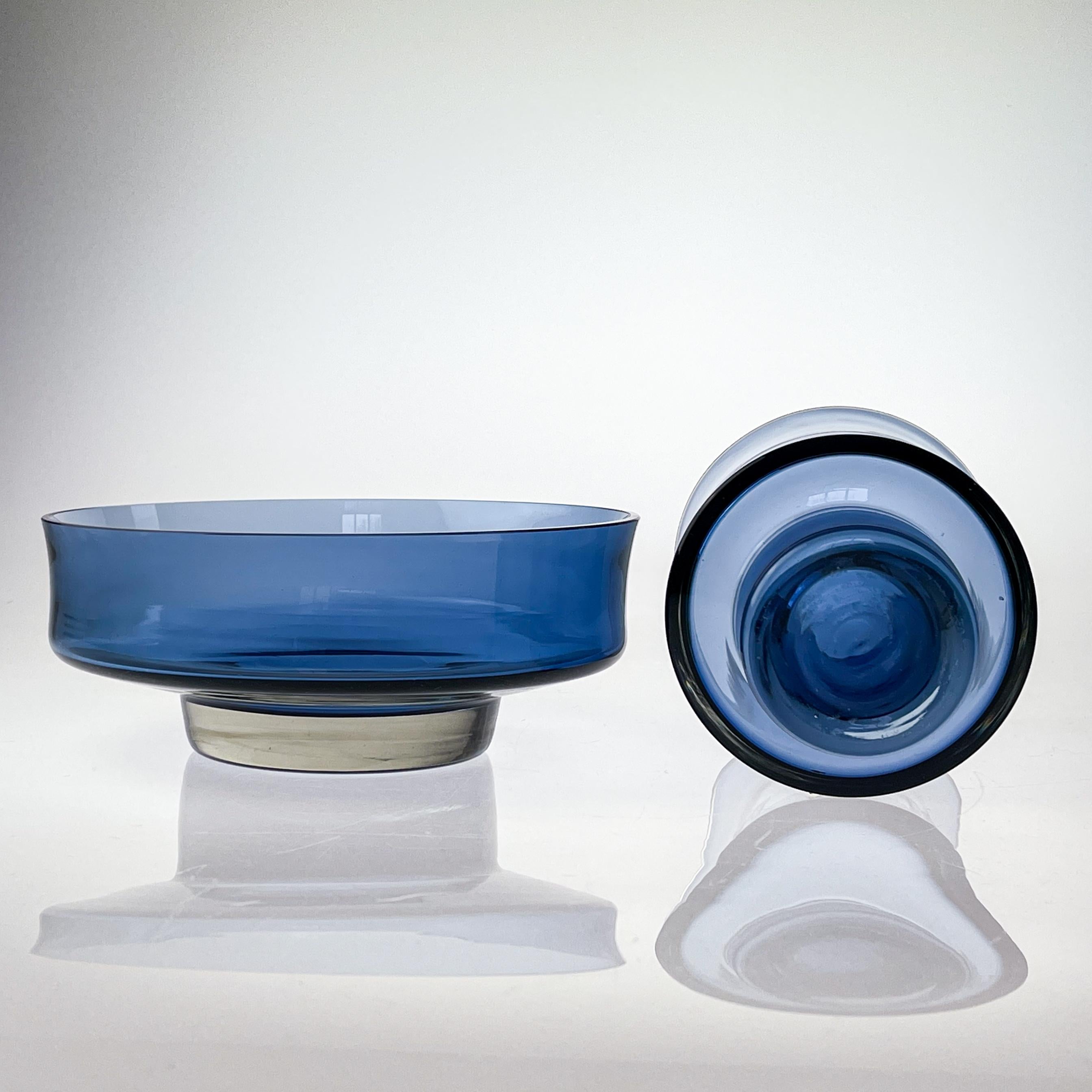 Scandinavian Modern Tapio Wirkkala Two Blue Clear Glass Art Objects Handblown   For Sale 1