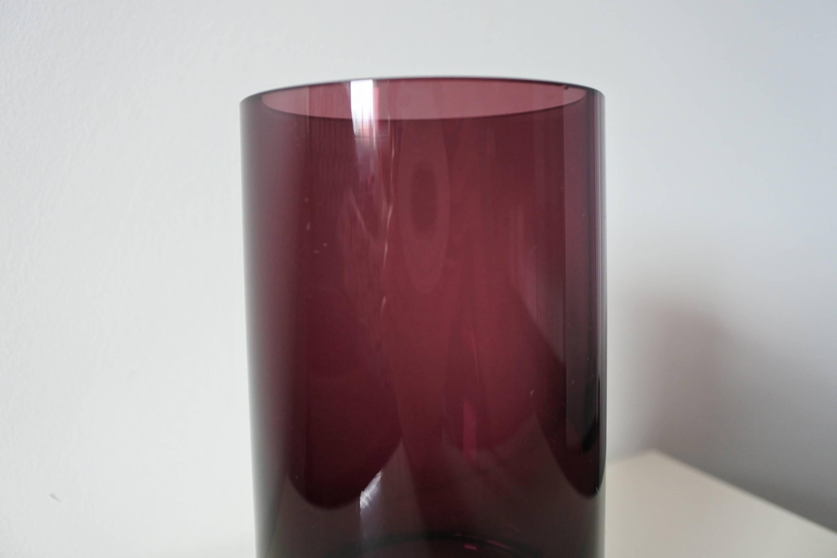 Vase by Tapio Wirkkala.
Turned mould blown cased glass, rim cut.
Signed Tapio Wirkkala - 3581
Edited by Iittala,
circa 1960
Documented in the book 