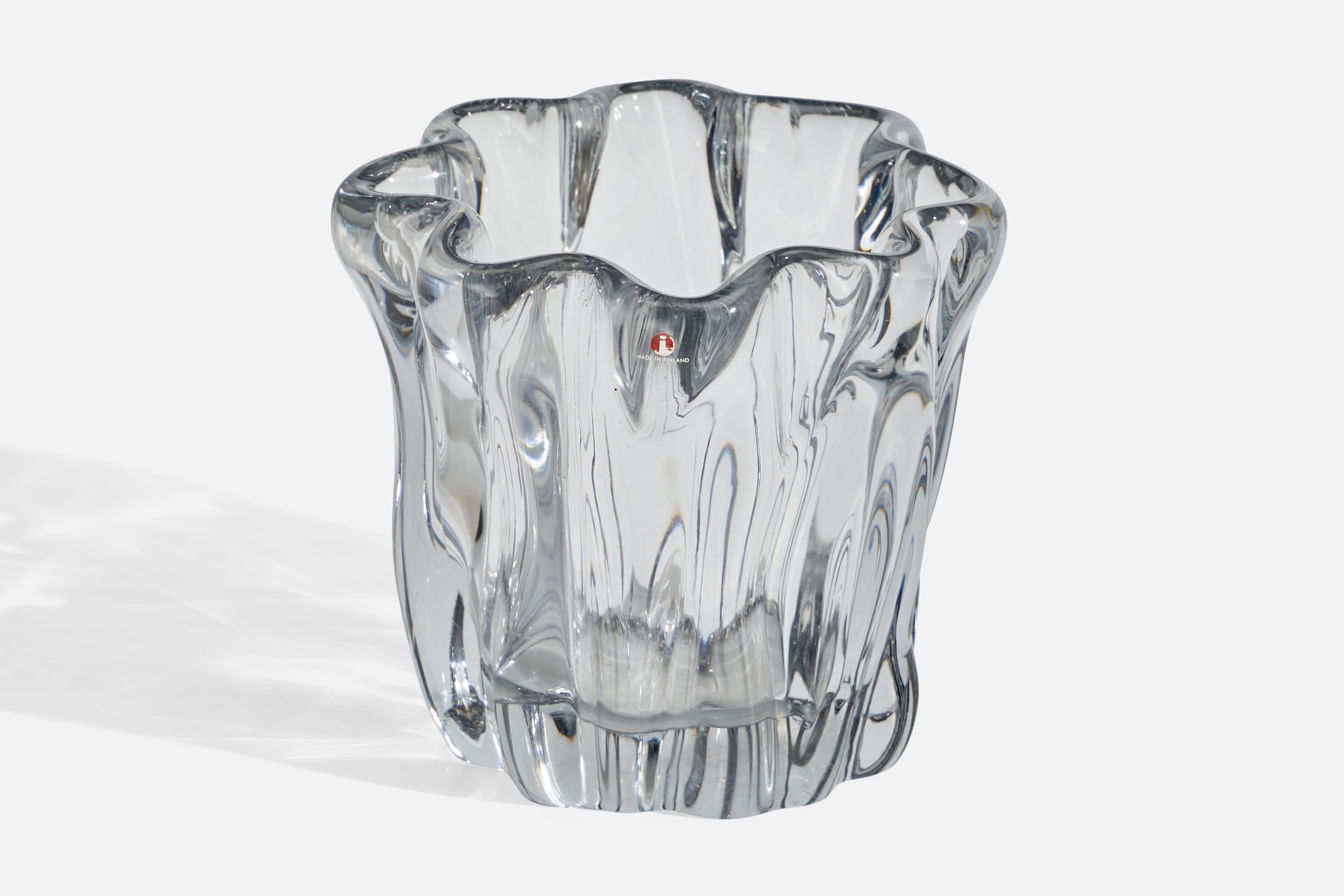 Vaso in vetro soffiato disegnato da Tapio Wirkkala e prodotto da Iittala, Finlandia, anni '50 circa.
