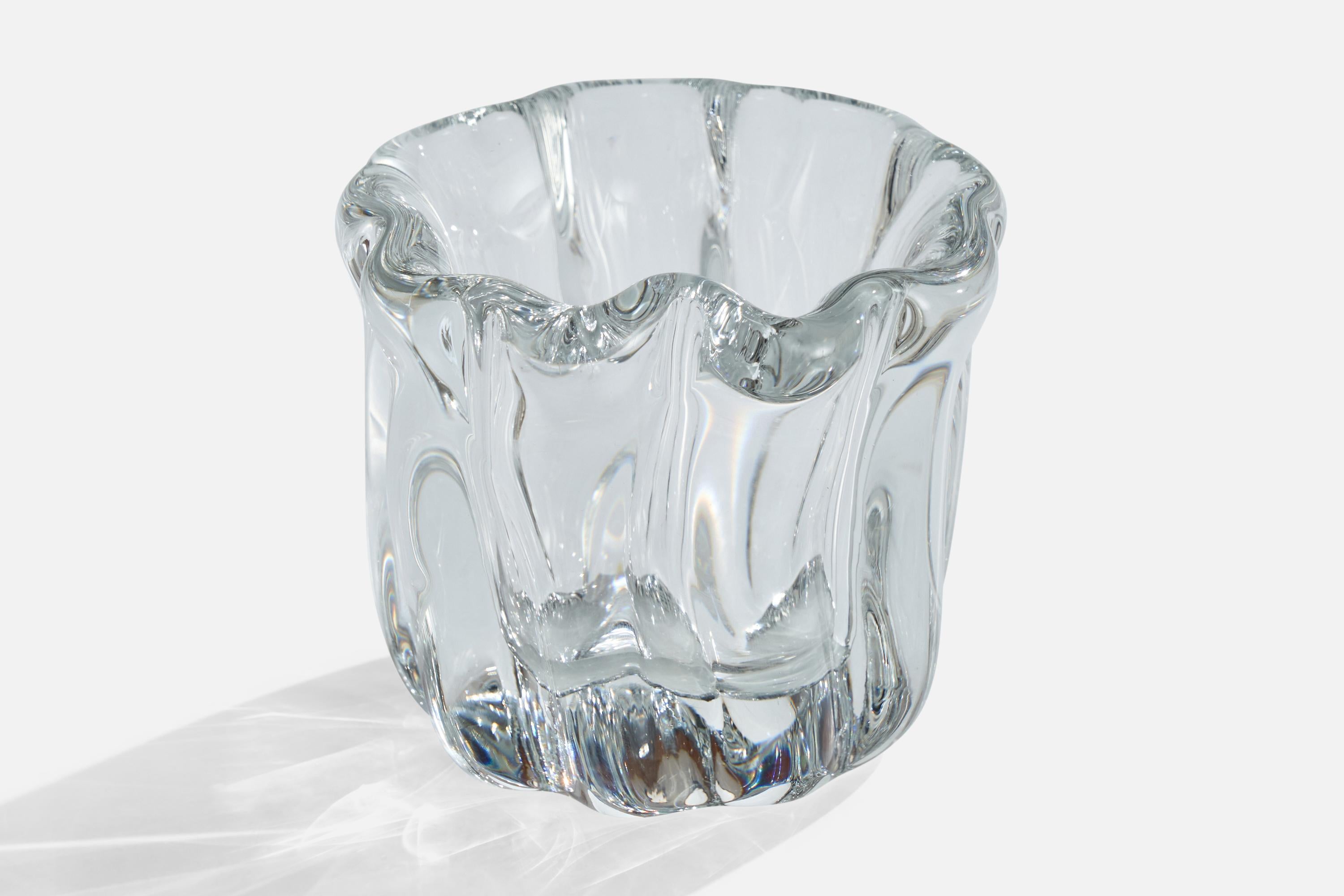 Vaso in vetro soffiato disegnato da Tapio Wirkkala e prodotto da Iittala, Finlandia, anni '50 circa.
