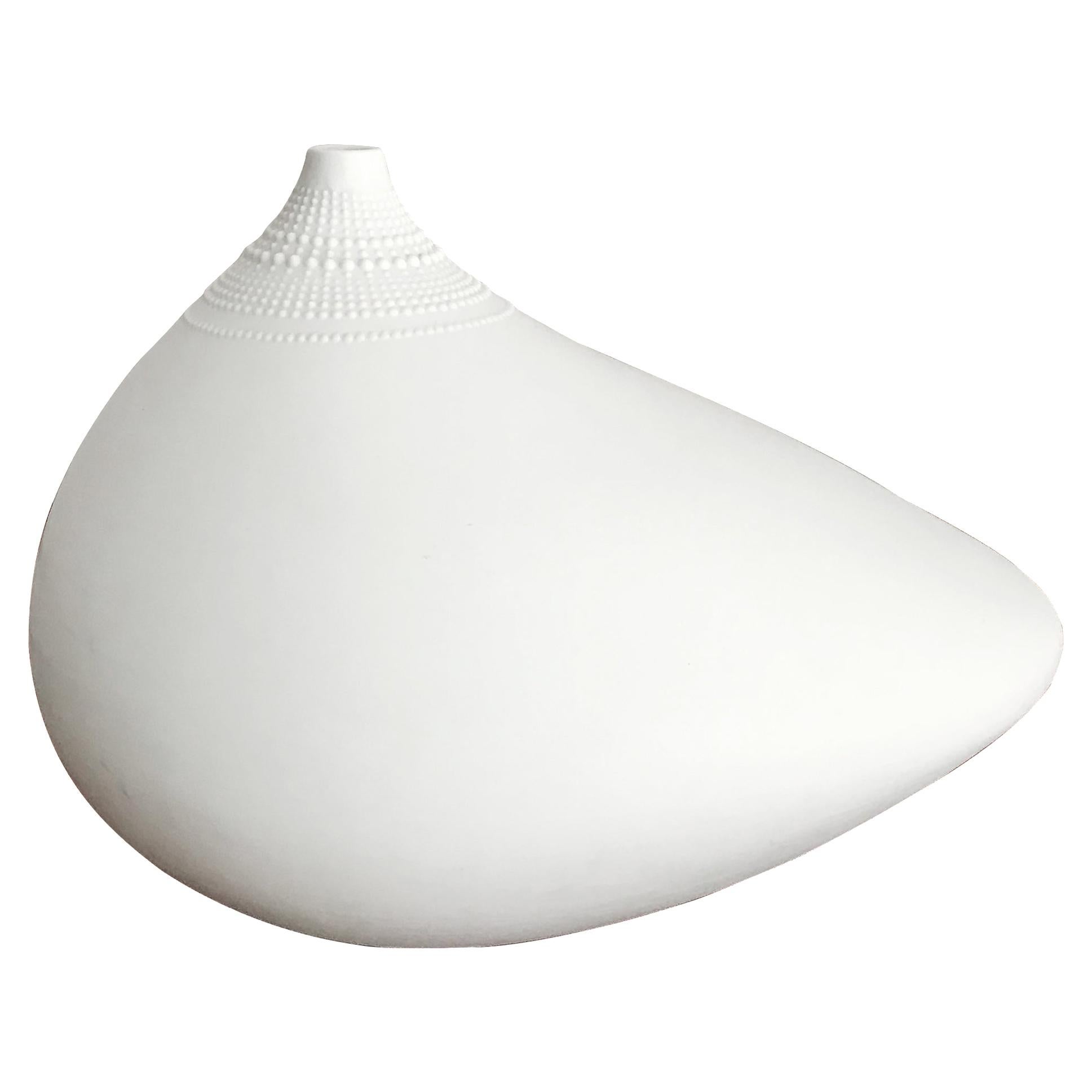 Tapio Wirkkala White Porcelaine "Pollo" Vase for Rosenthal Studio Linie, 1970s