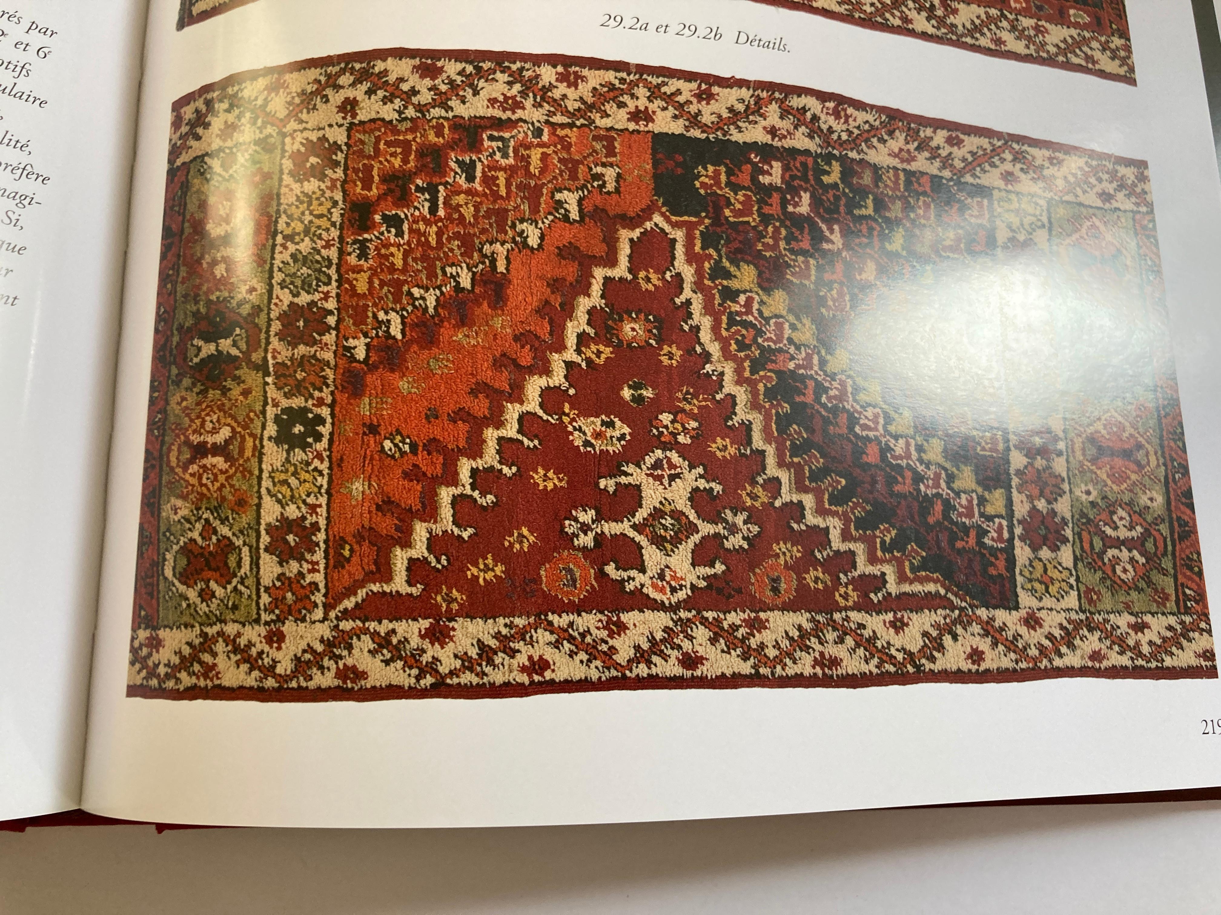 Tapis Berberes du Maroc, Berber Carpets from Morocco Table Book 9