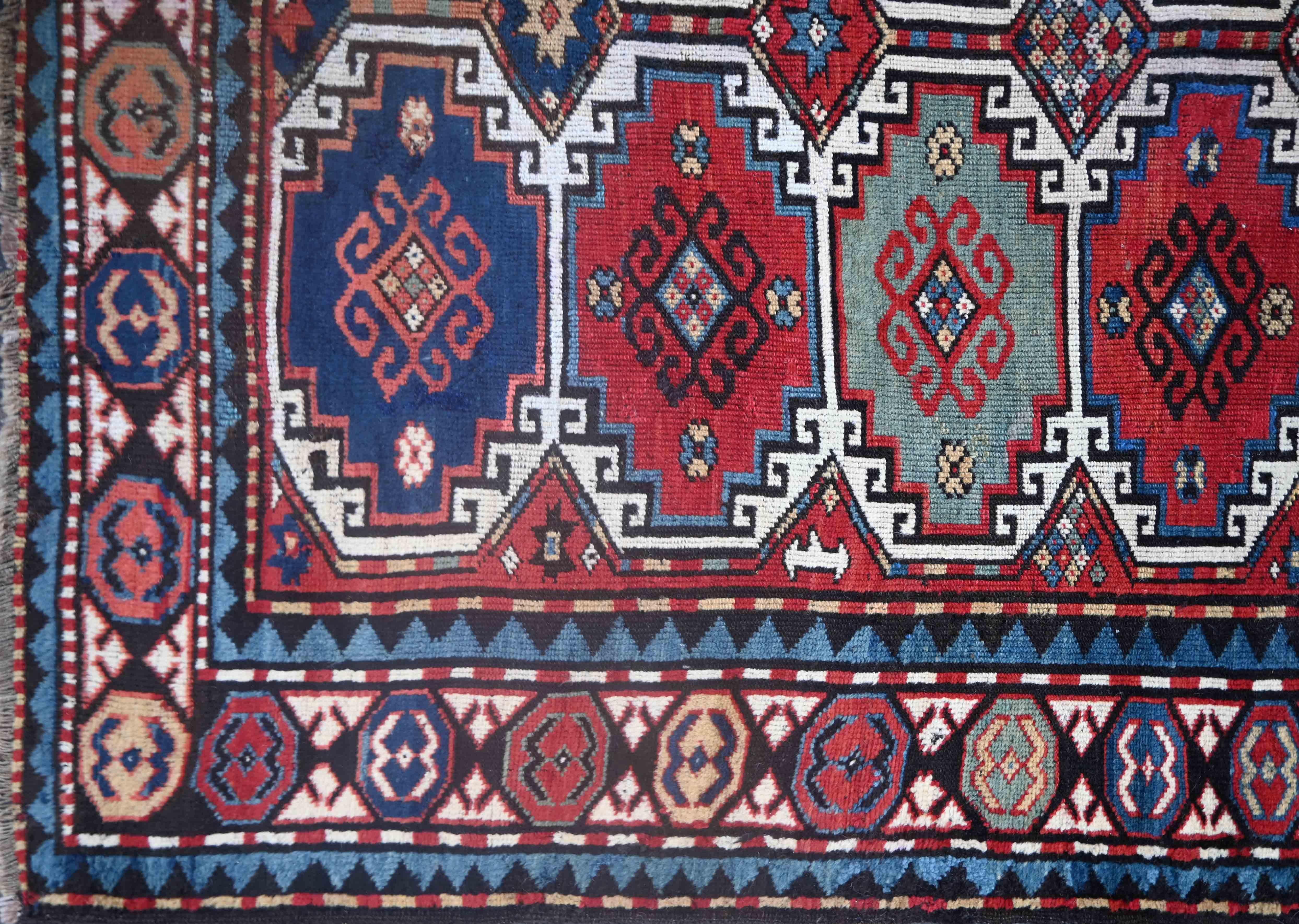 Tapis Kazak De Caucase XIXe Siècle, Circa 1880 - 210x145cm - N° 1504 im Zustand „Hervorragend“ im Angebot in Paris, FR