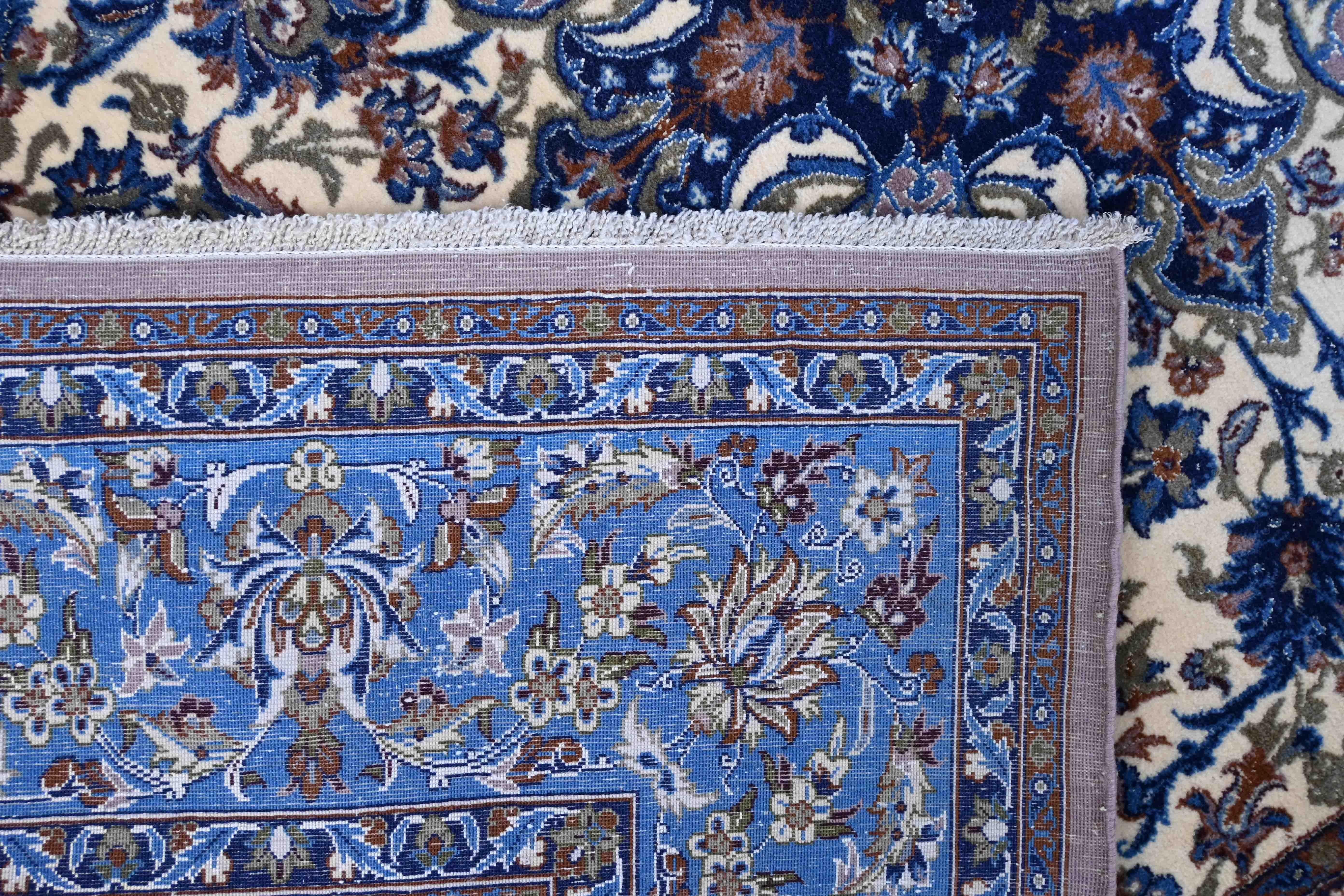 Mid-20th Century Tapis Persan Ispahan, Fait Main En Laine Et Soie - 1m80x1m08 - N° 748 For Sale