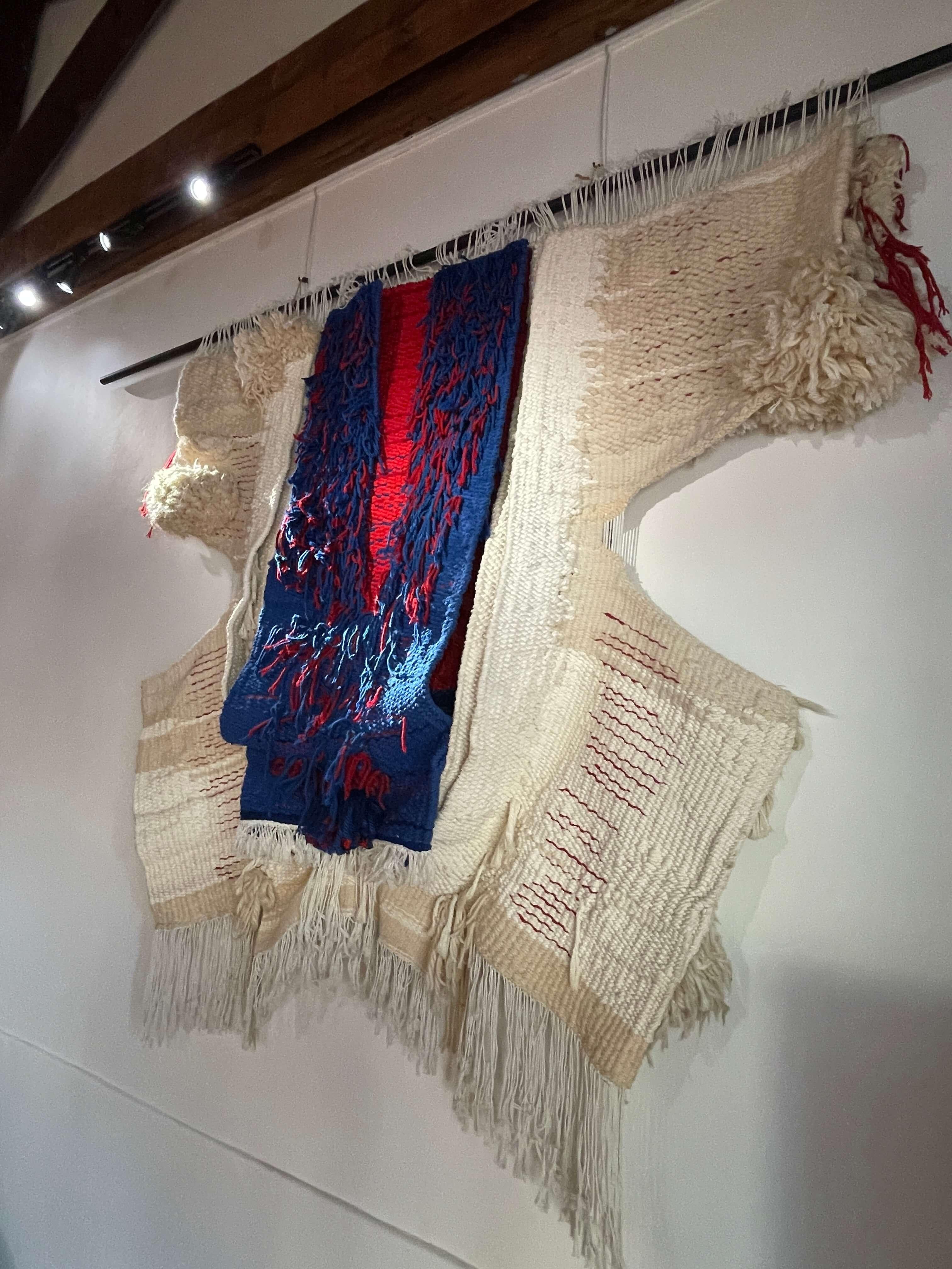Tapicería mural Rosa Zébar en Bueno estado para la venta en L’ISLE-SUR-LA-SORGUE, FR
