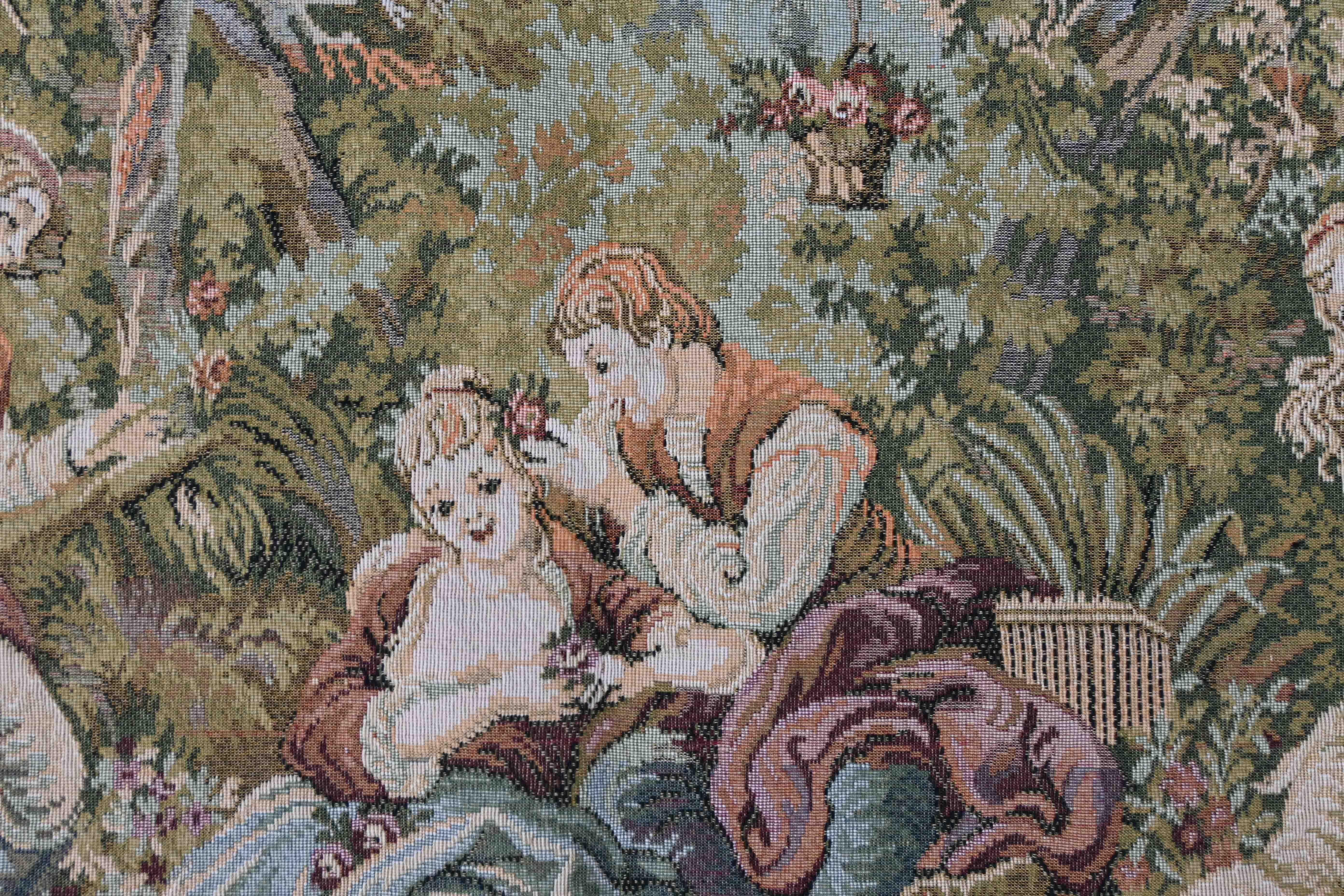 Située à deux pas de la Tour Eiffel à Paris, nous sommes une entreprise familiale française.
spécialisée dans l'achat, la vente, l'expertise, le nettoyage, la restauration et la conservation de
tapisseries, tapis, kilims et textiles anciens,