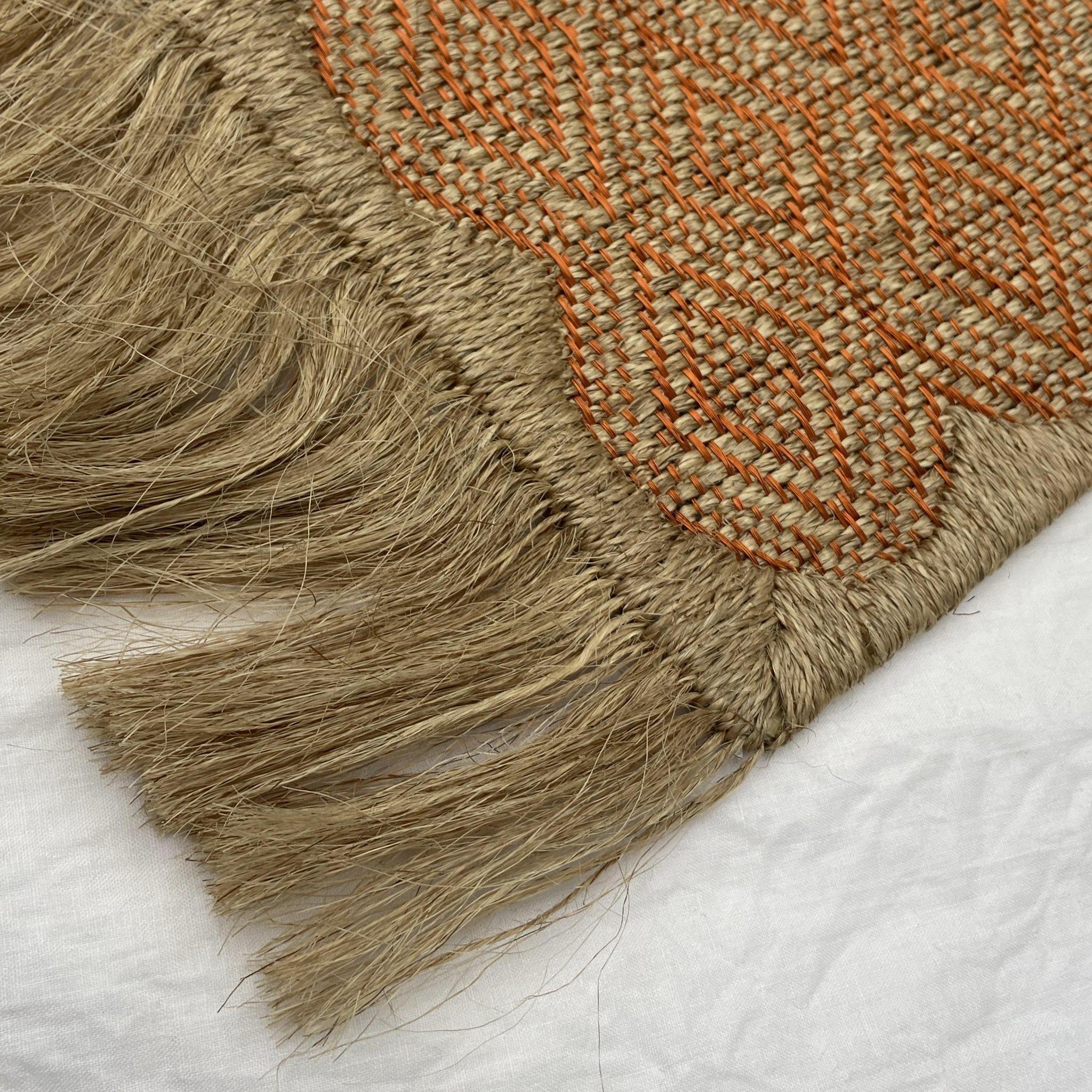 Hand-Crafted Beige Natural Fiber and Copper Handcrafted Area Rug 5'7