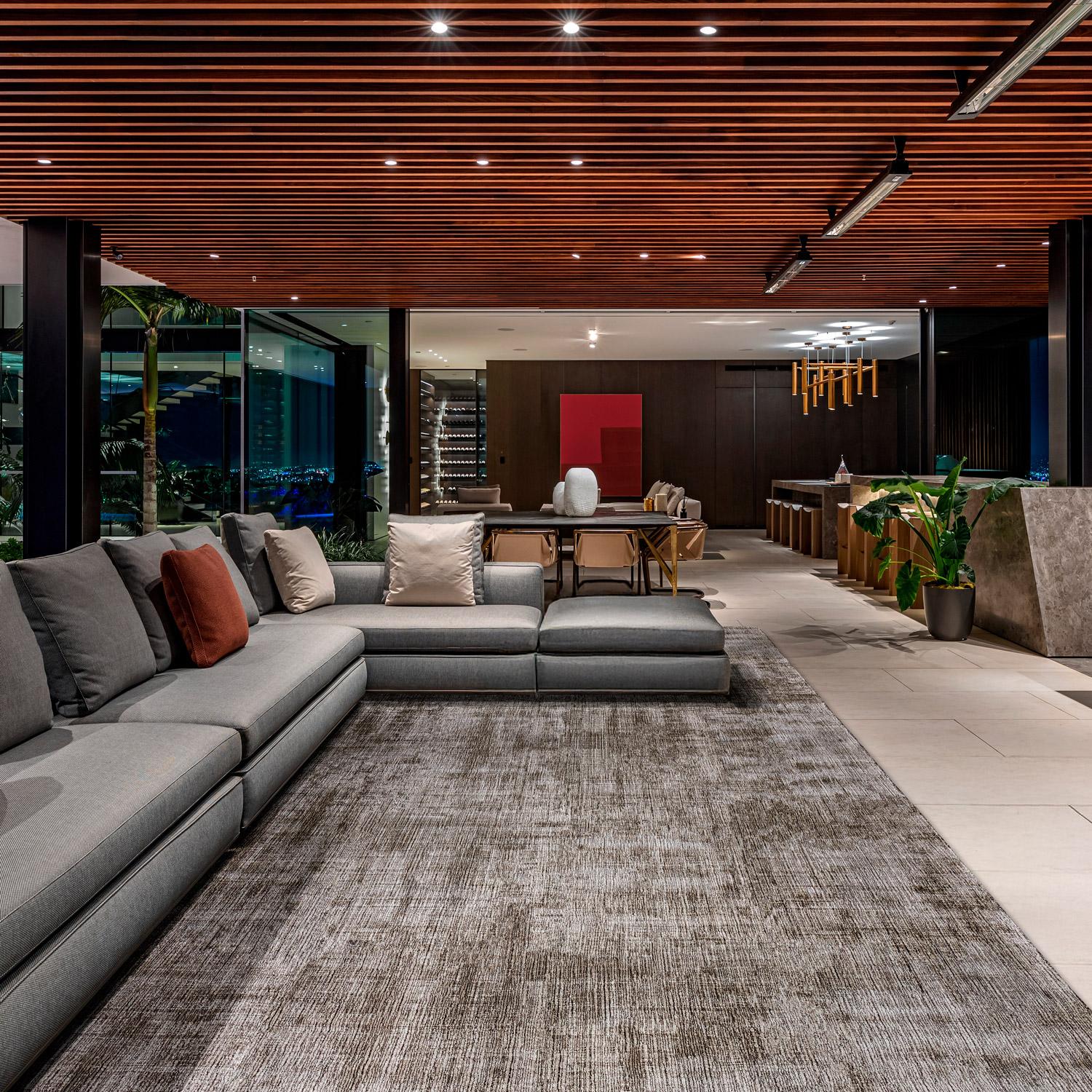 Nylon Tappeto a Righe Moderno Ultra Resistente Contract di Deanna Comellini 250x350cm in vendita