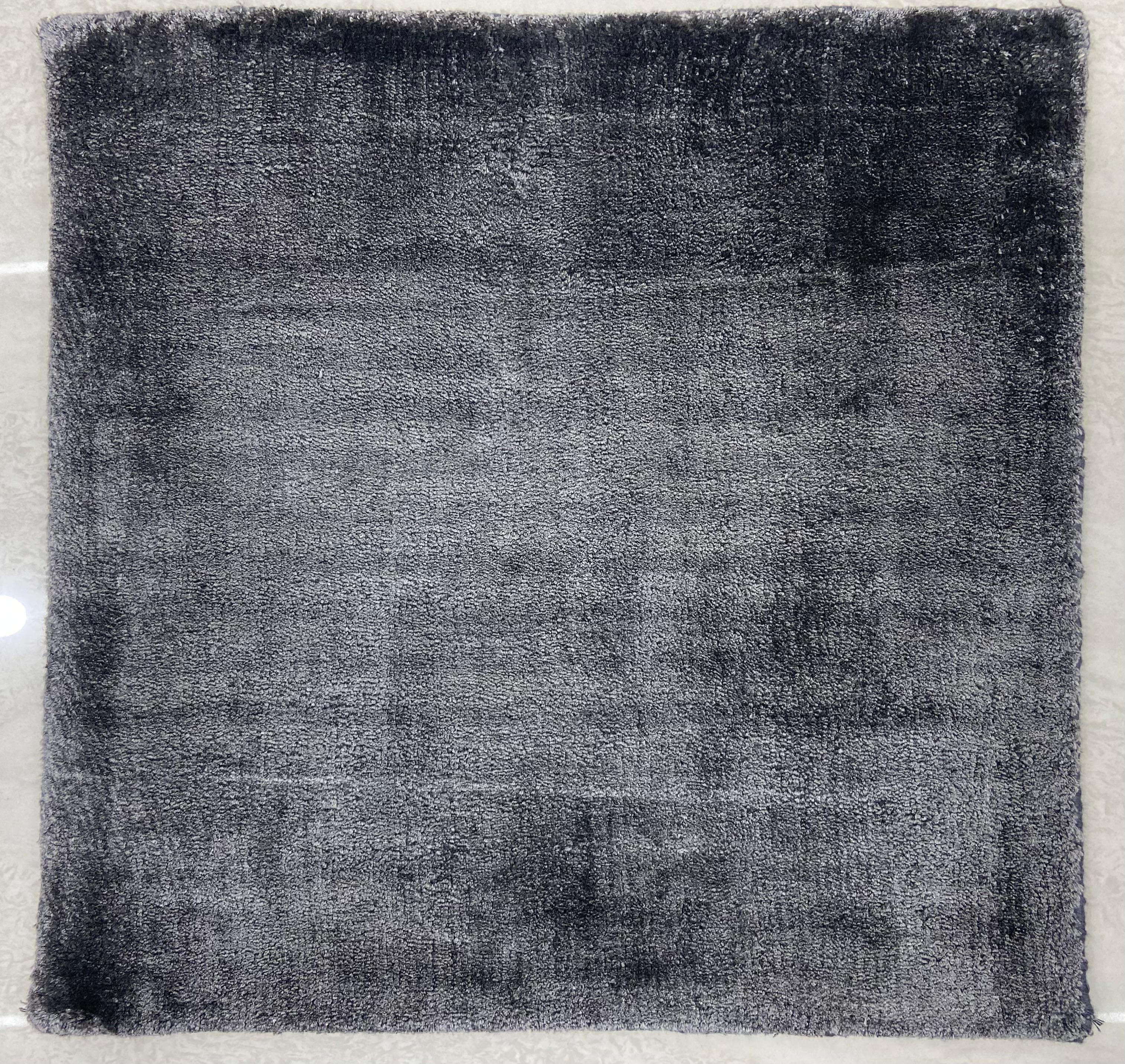 Tapis noué à la main en vente 2